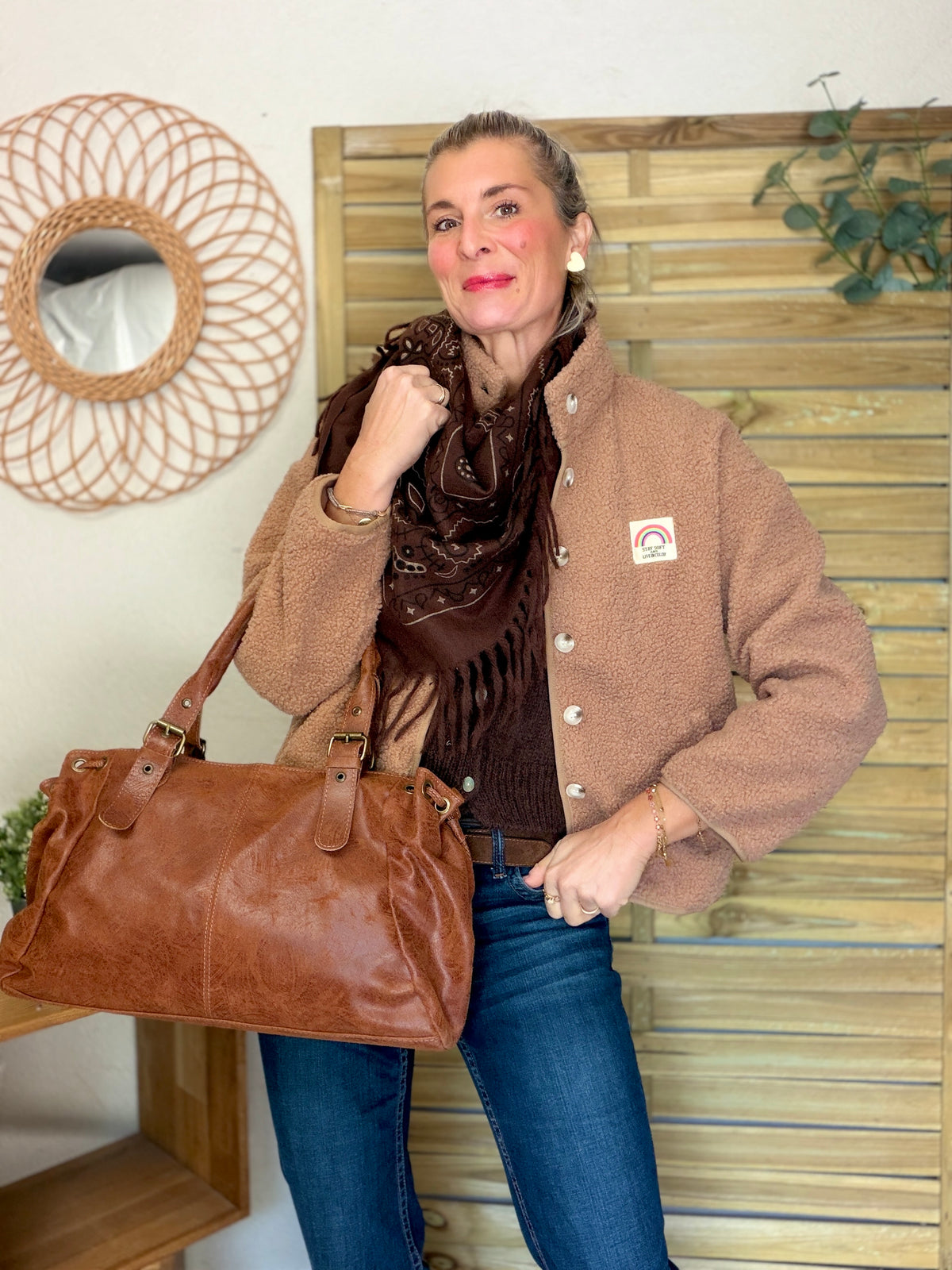 Veste Sherpa boutonnée écusson Arc-en-ciel ÉNORA Taupe rosé