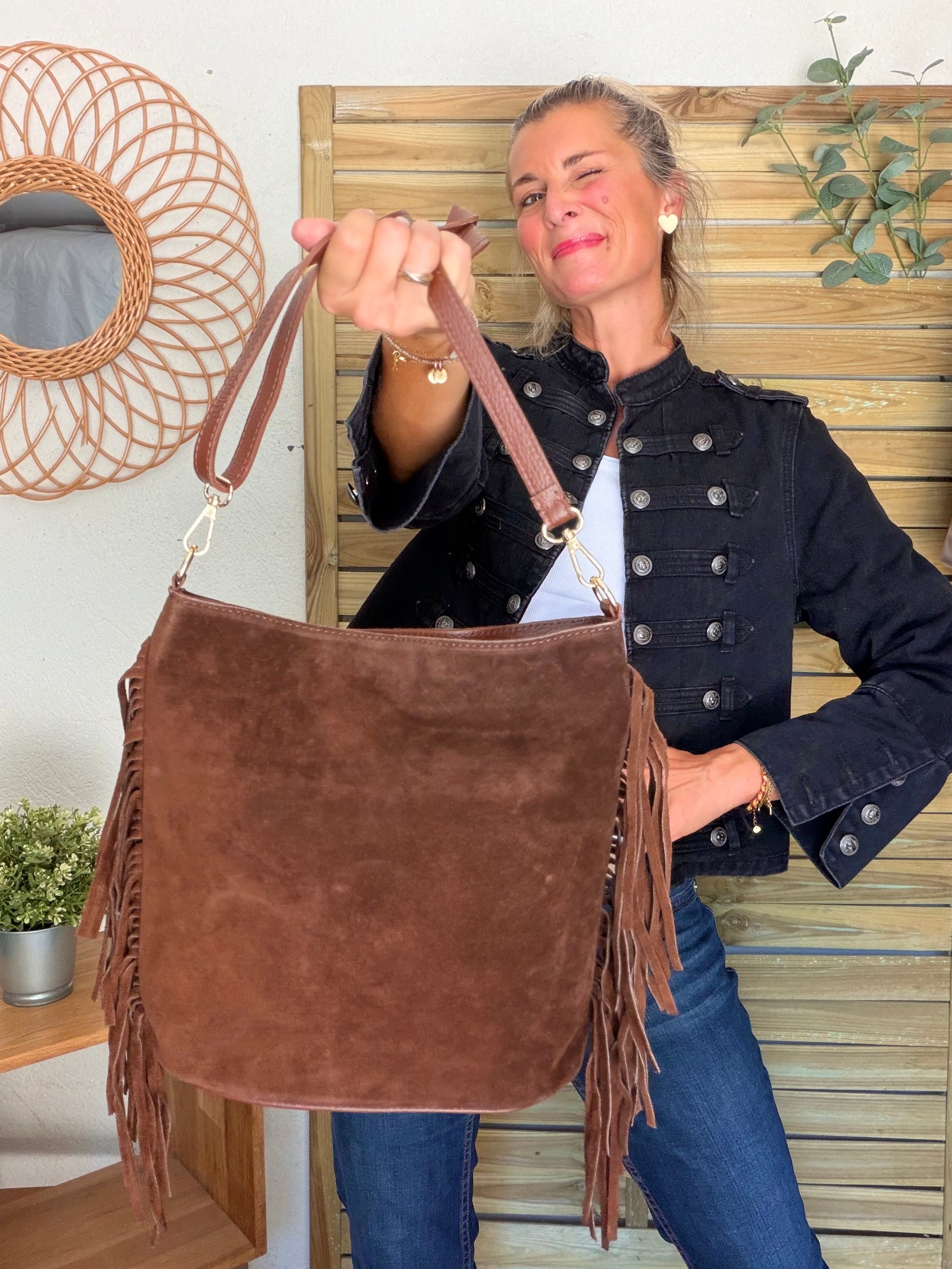 Sac seau en cuir daim avec franges KYLIE - Camel foncé (Café)