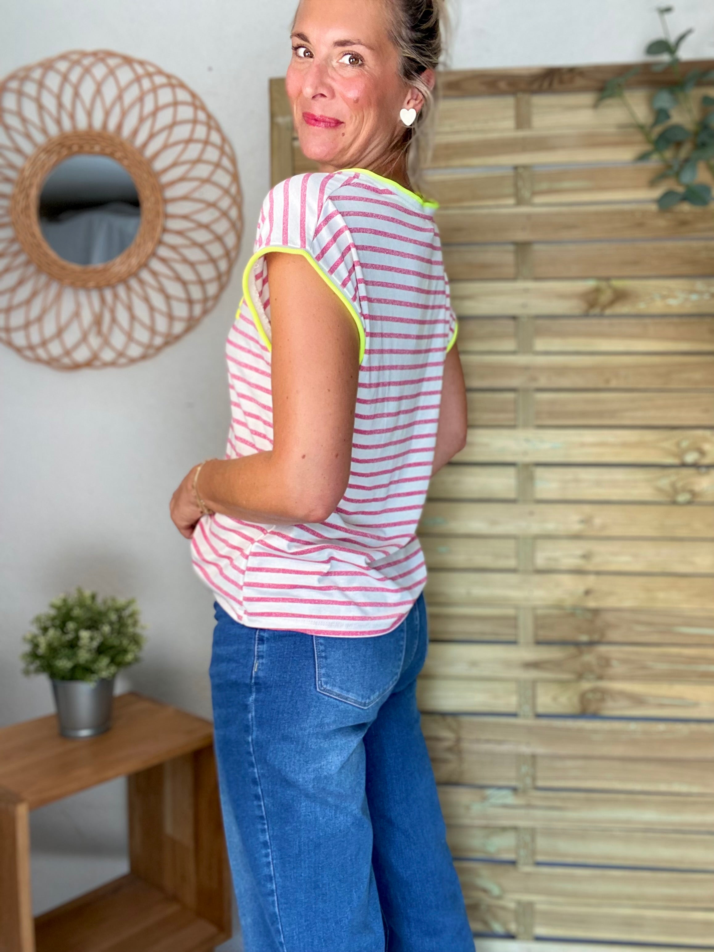 Top rayé col V amour 💛 CLAUDIE - Rose / Jaune fluo