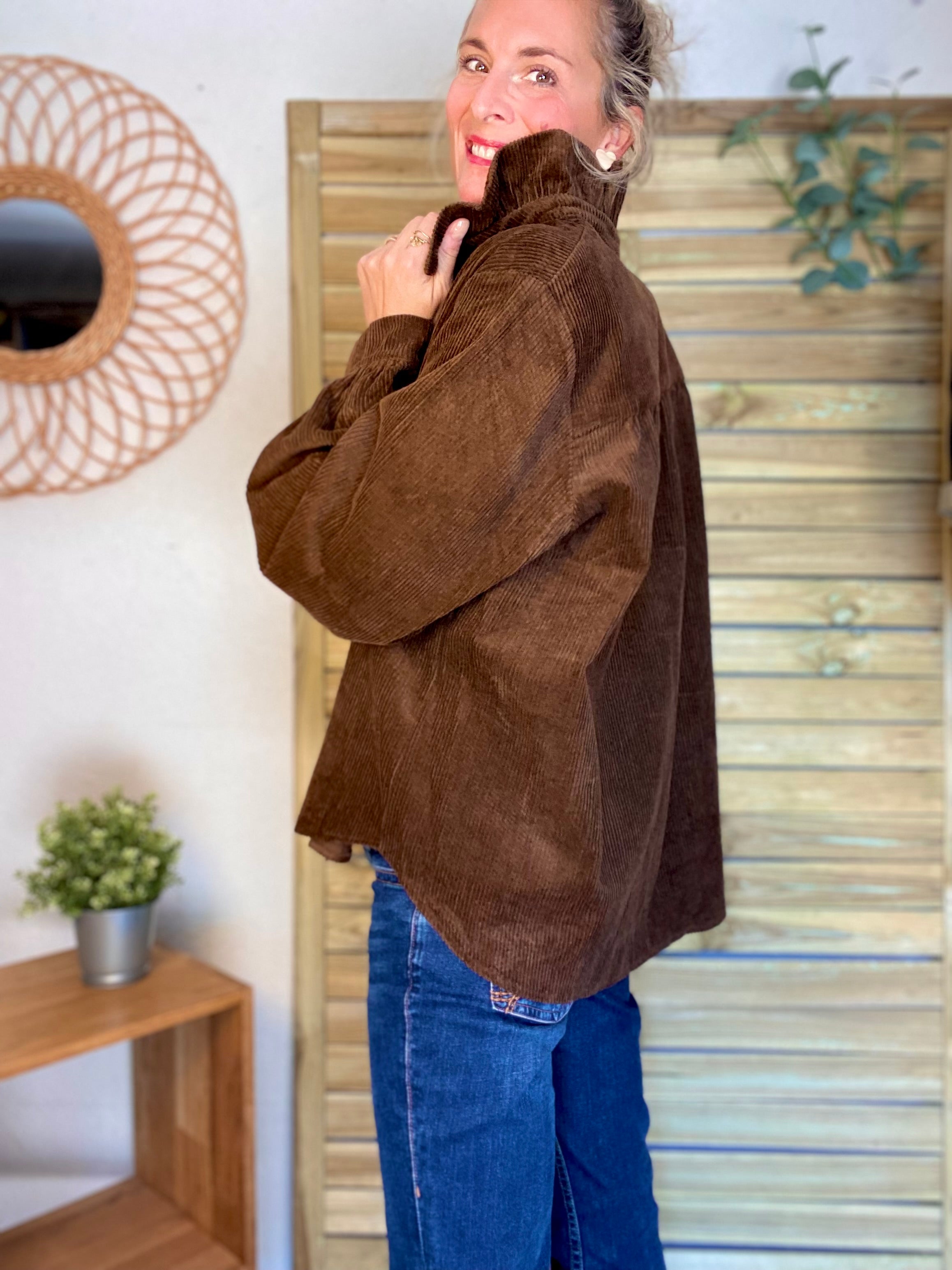 Veste / Chemise en coton, col victorien volanté YVONNE - Velours Chocolat