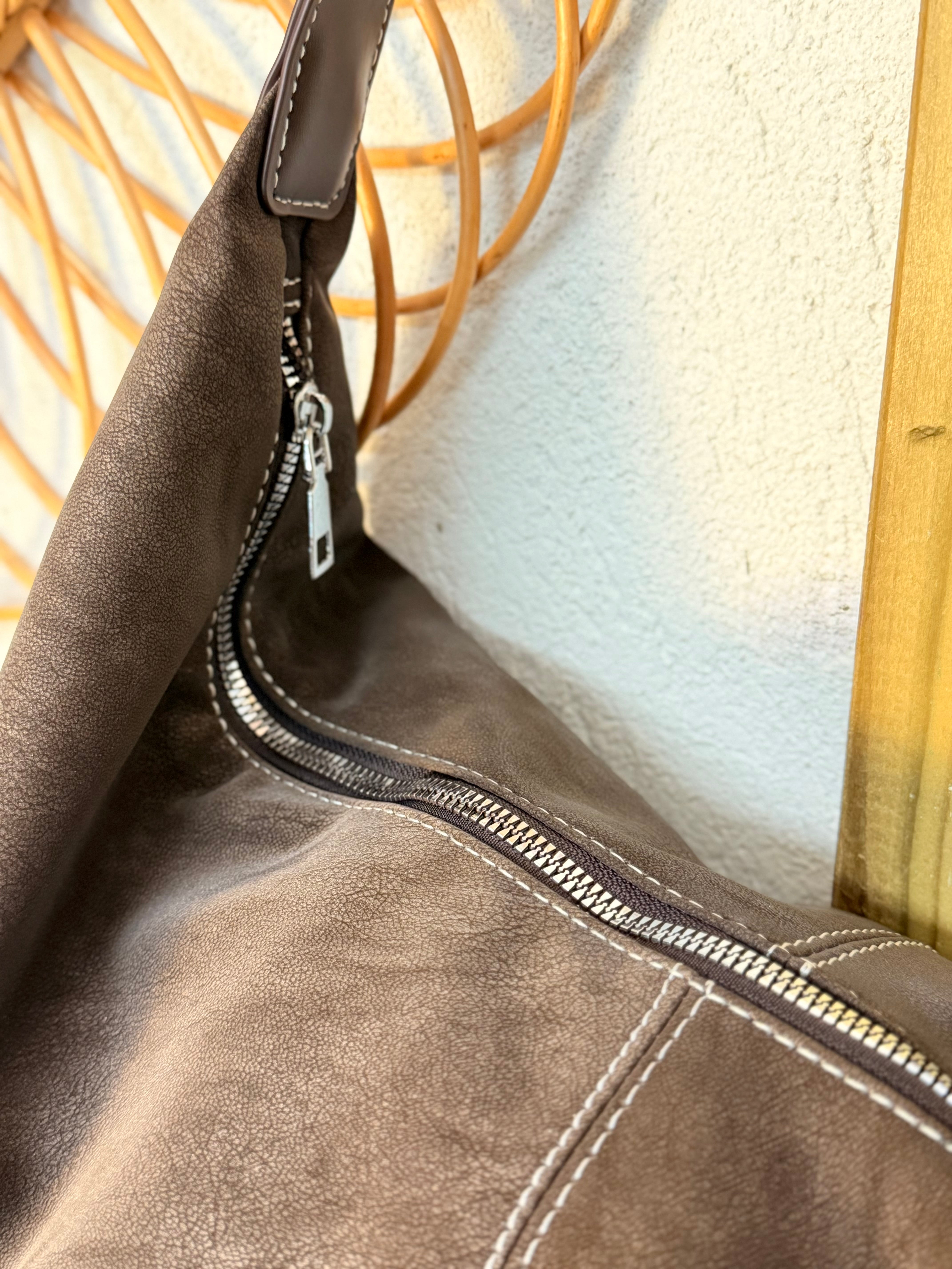 Sac besace XXL en simili cuir brossé - HAROLD Chocolat