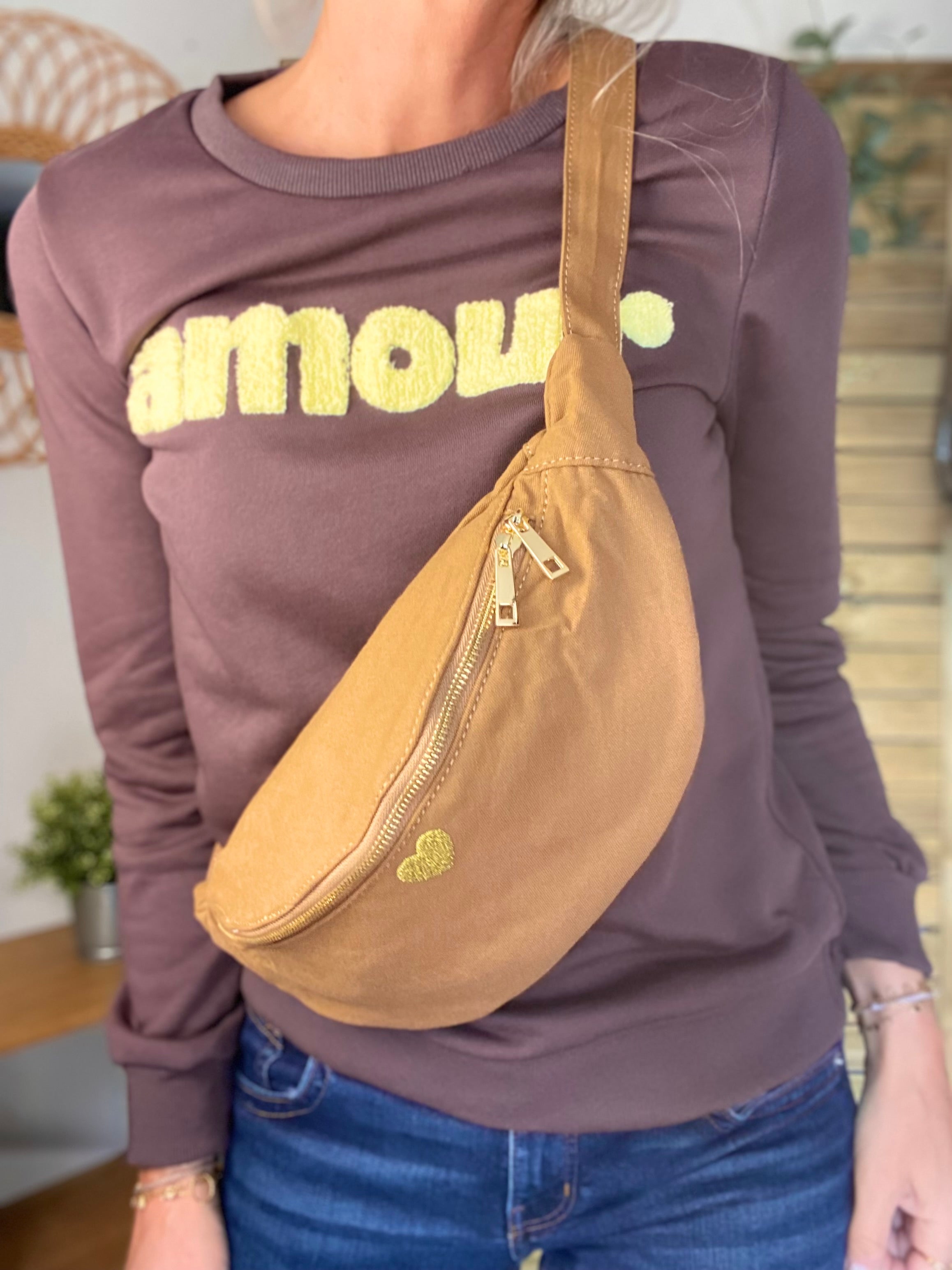 Sac banane en coton Coeur brodé 💛 CASSIDY - Camel