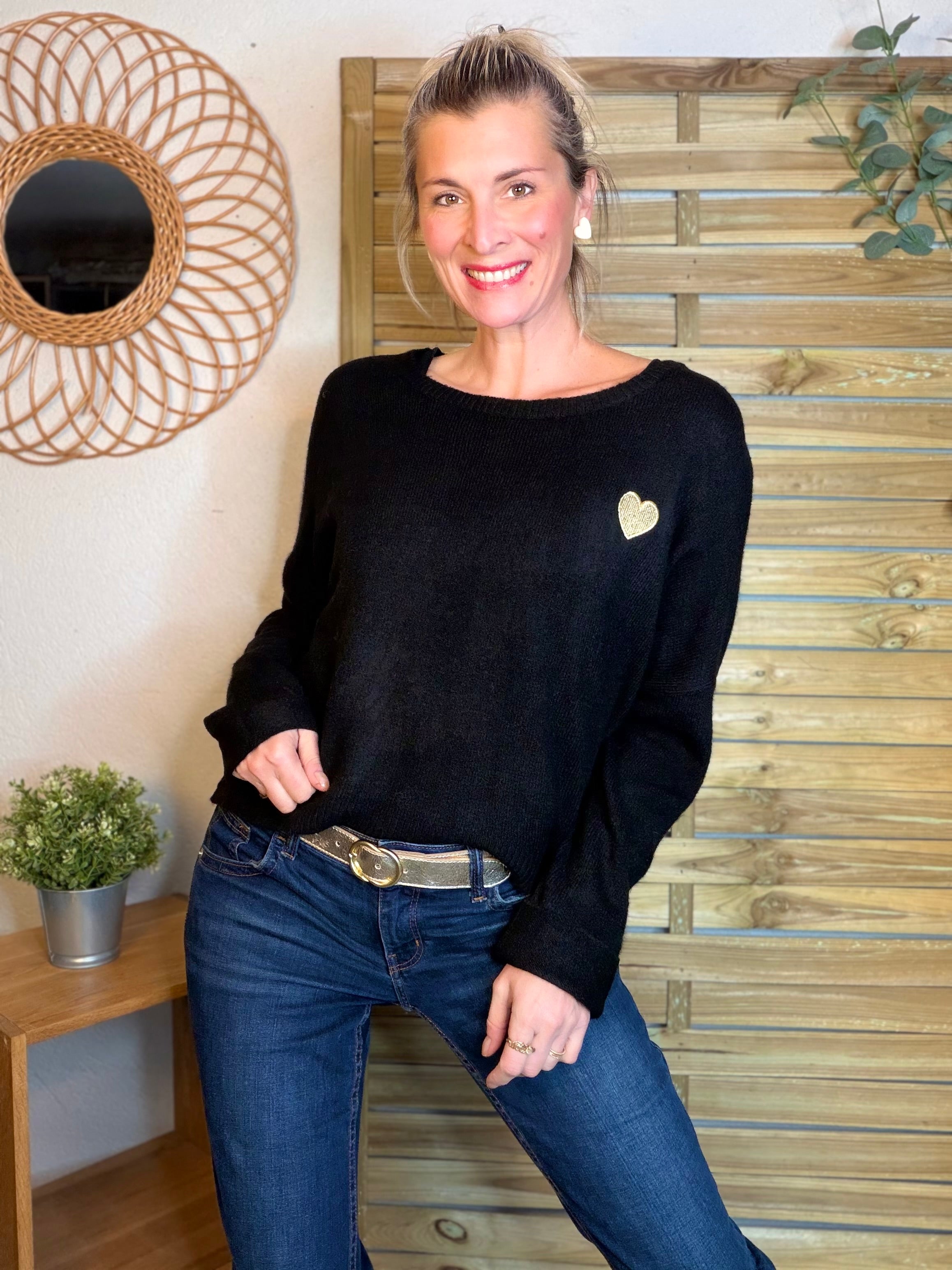 Pull léger en maille cœur doré brodé 💛 MELISSA - Noir