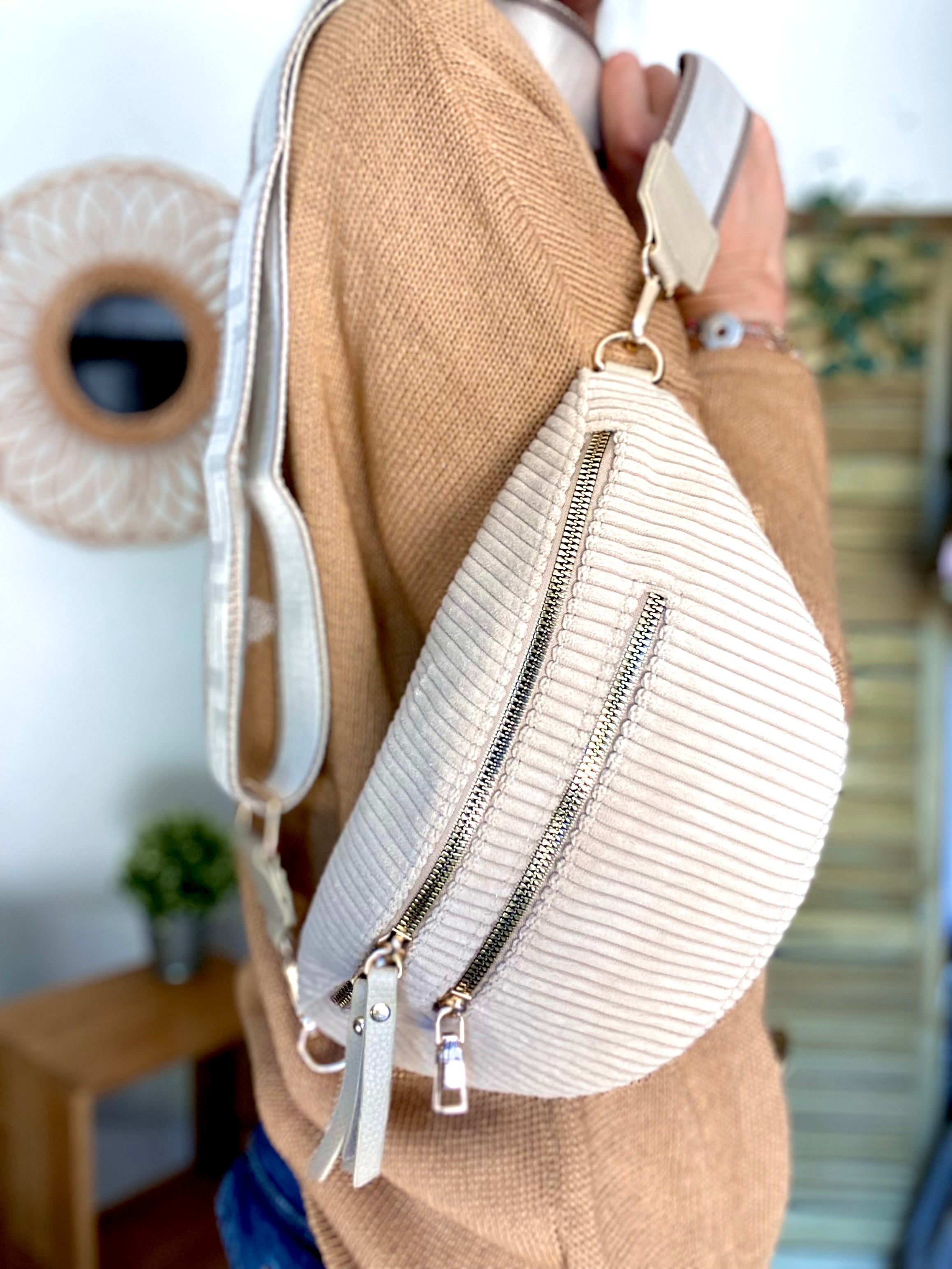 Sac banane en velours côtelé 2 zips et sangle fantaisie - CHARLY - Beige moyen