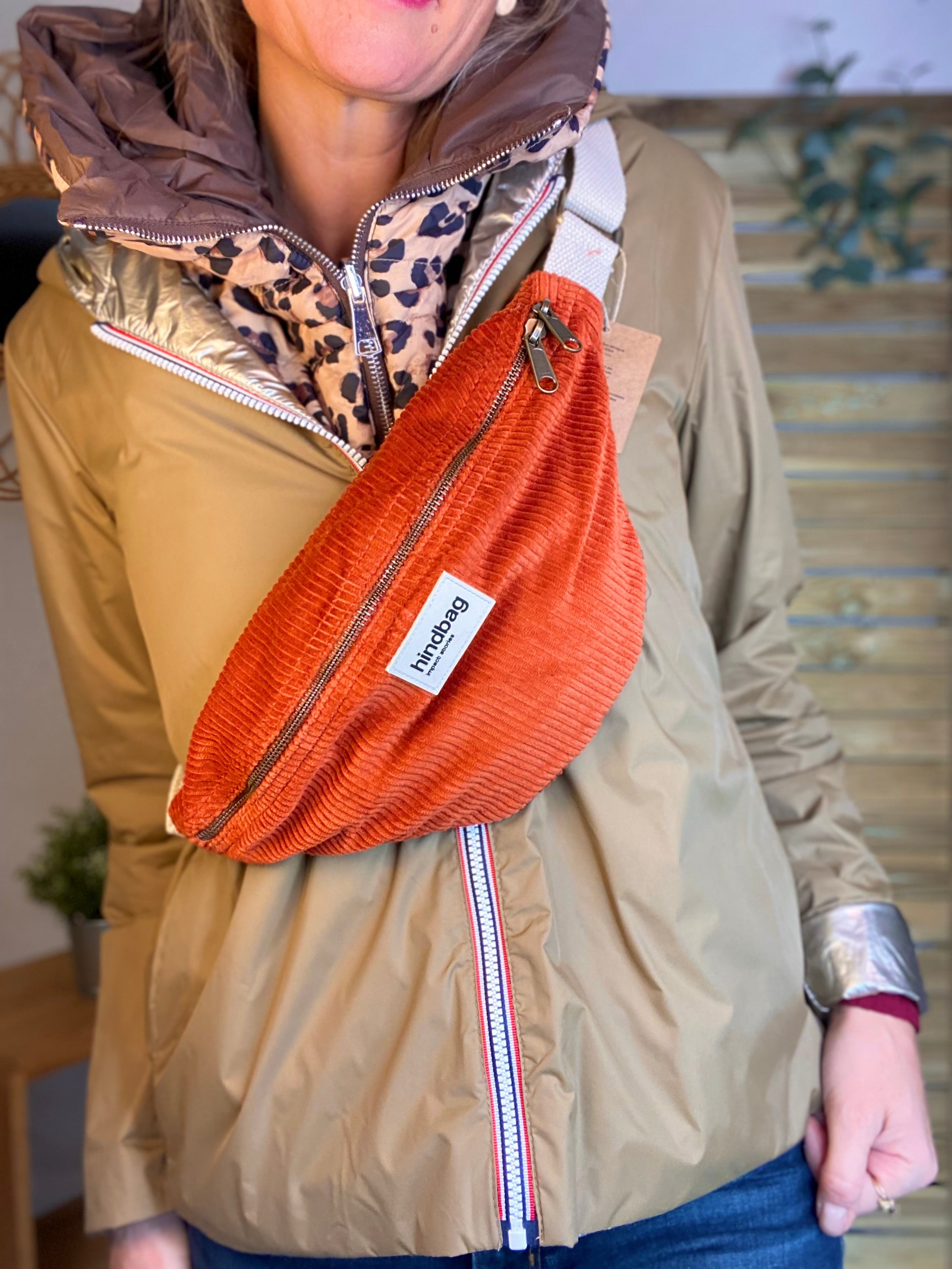 Sac banane HINDBAG Olivia Velours Brique