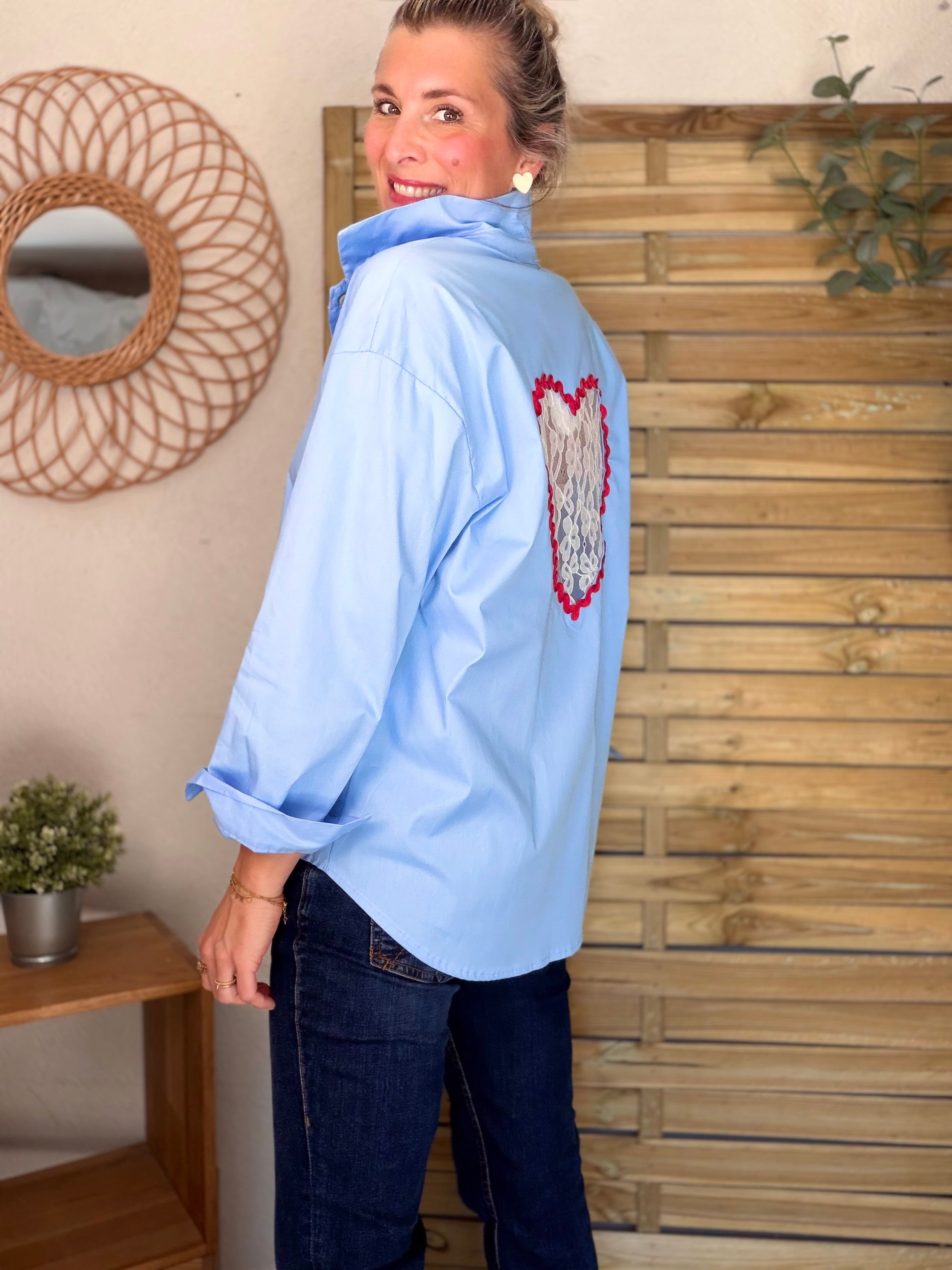 Chemise bleue coeur dentelle ajourée dos ❤️ LAURÈNE