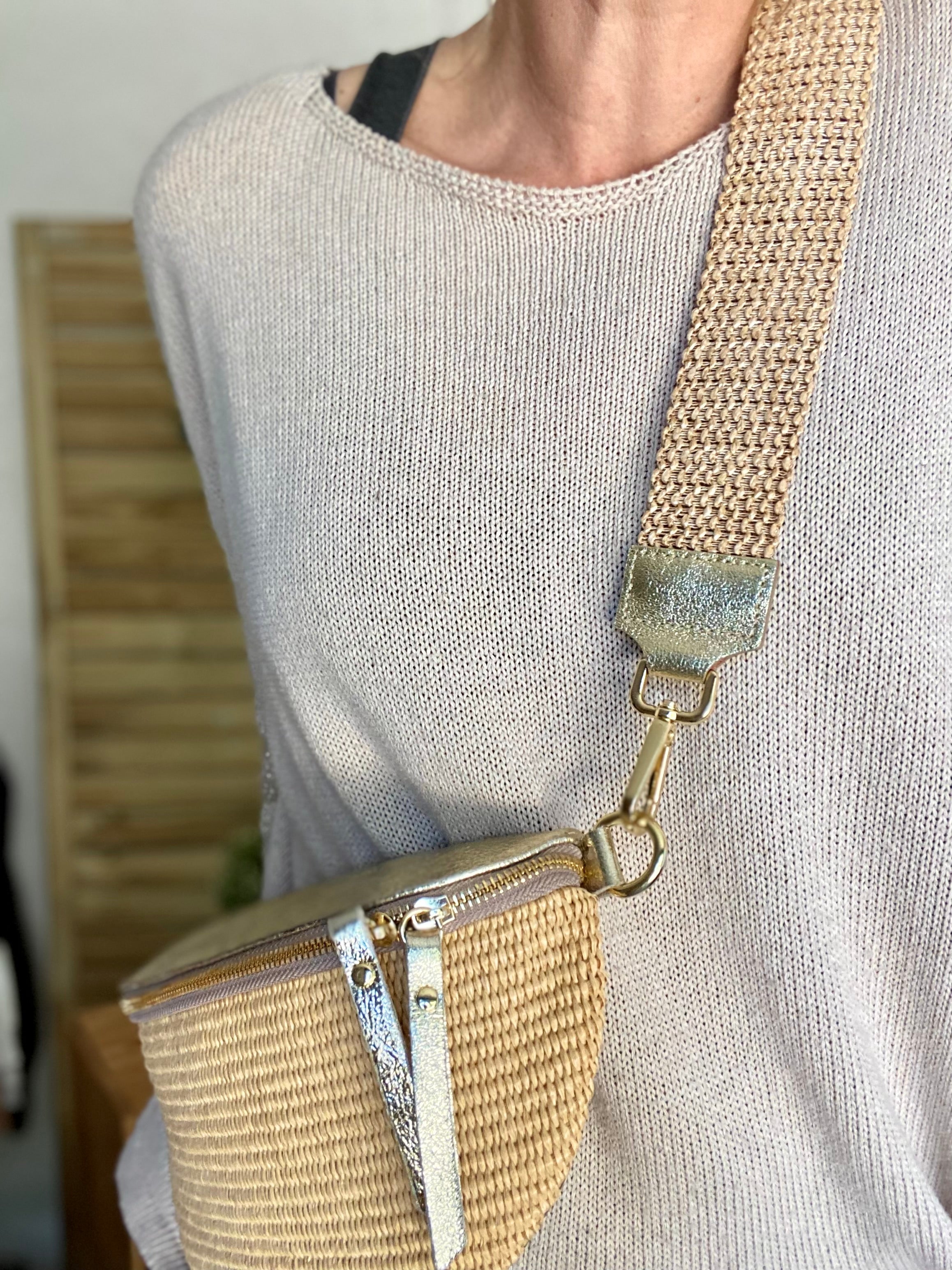 Sac banane bi-matière en cuir irisé doré - 28cm - JUNE