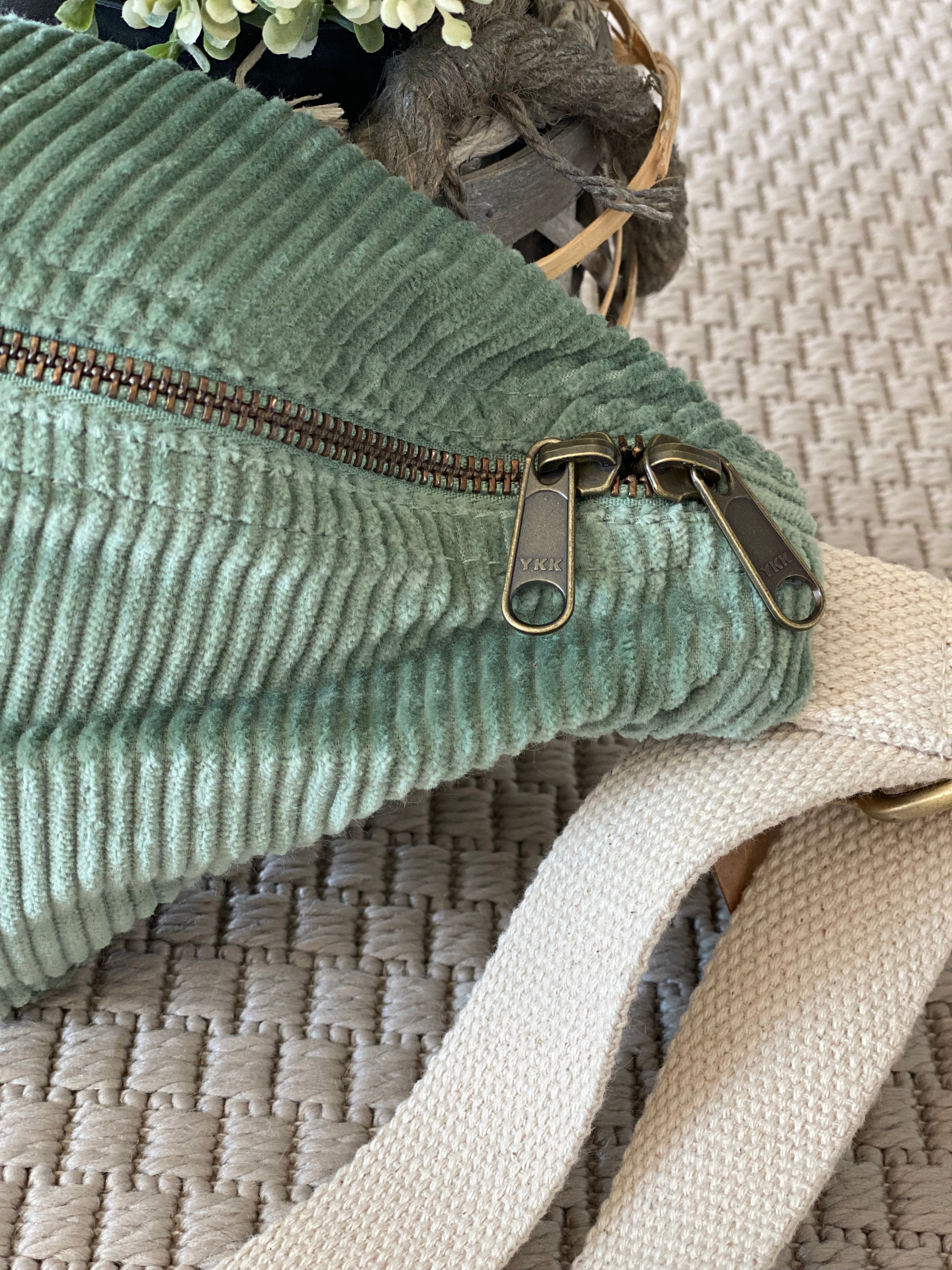 Sac banane HINDBAG Olivia Velours Vert d’eau