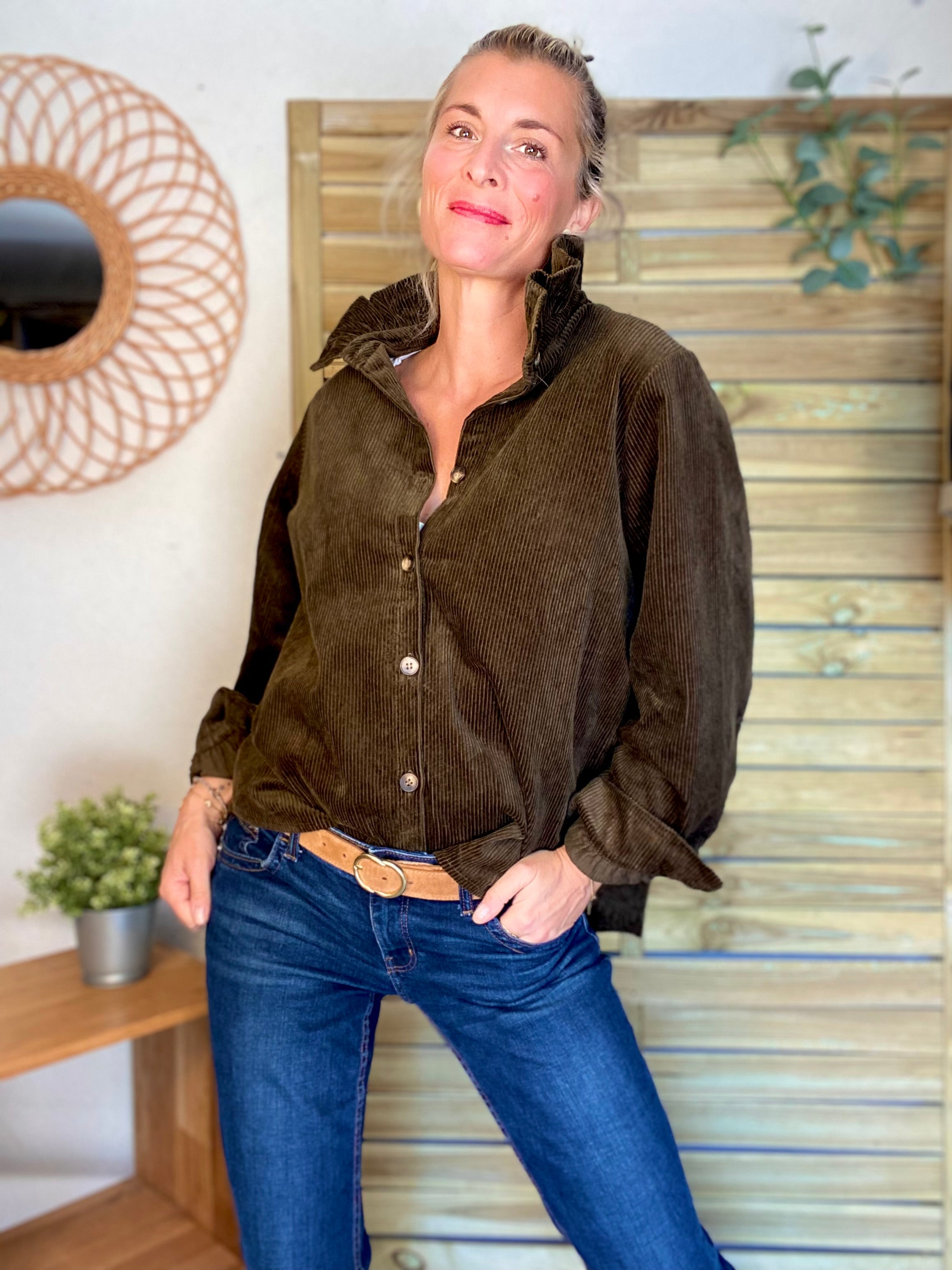 Veste / Chemise en coton, col victorien volanté YVONNE - Velours Kaki