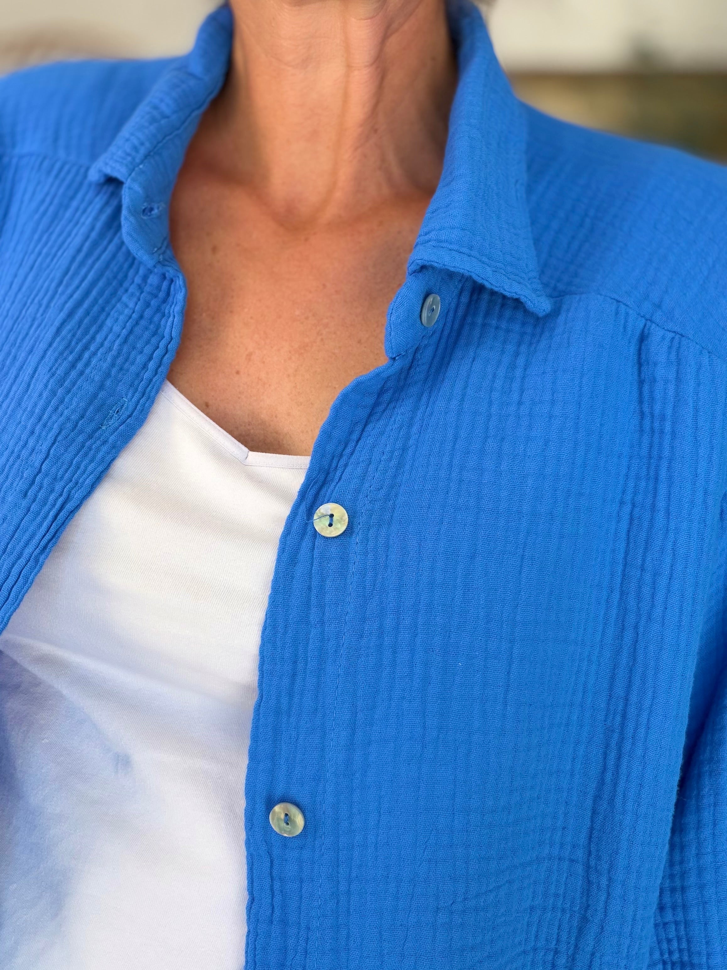 Chemise en gaze de coton unie FÉLICIA Bleu électrique