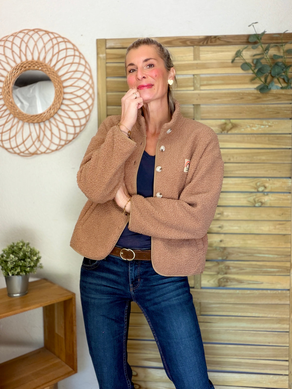 Veste Sherpa boutonnée écusson Arc-en-ciel ÉNORA Taupe rosé