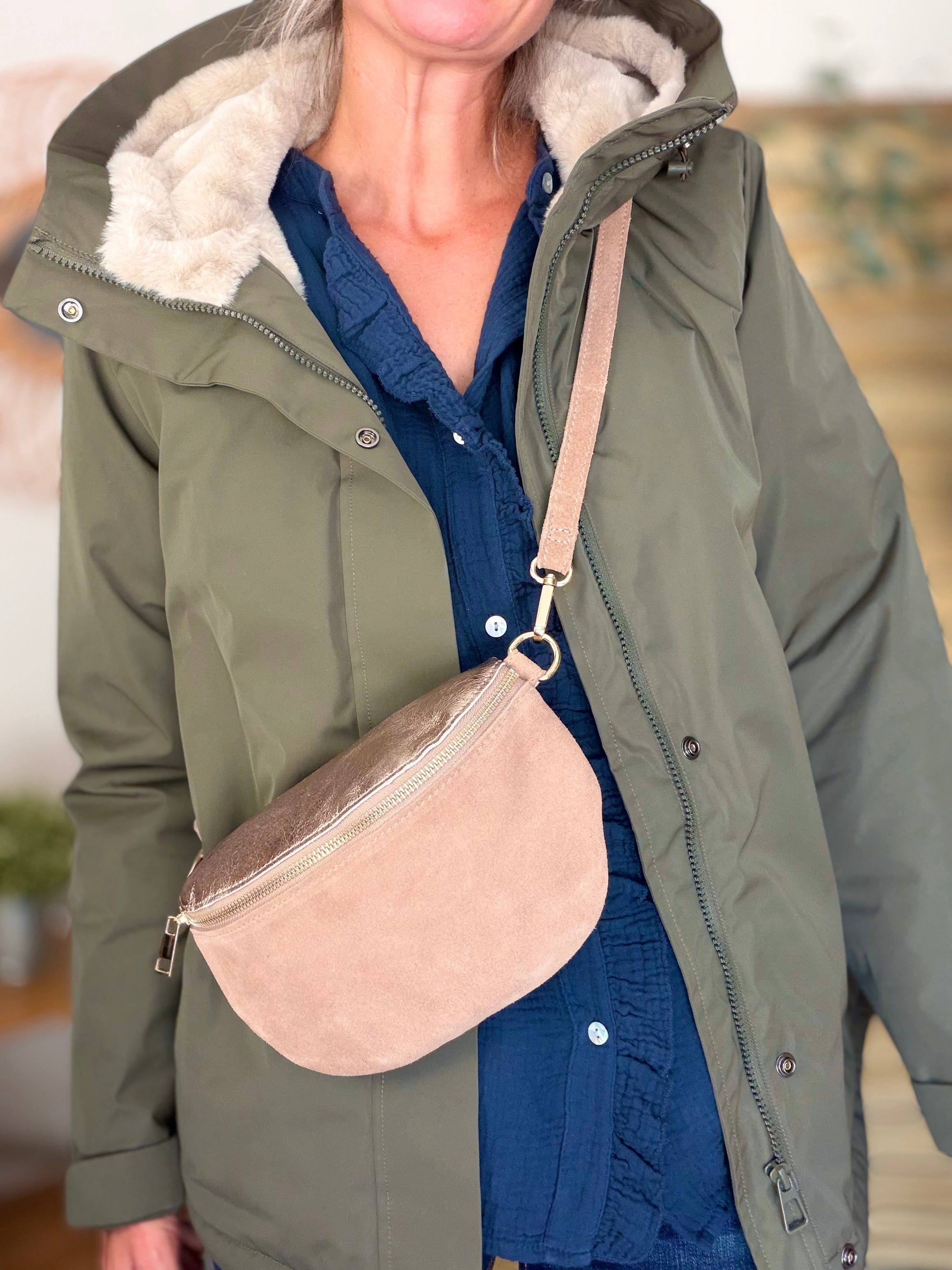 Sac banane M bi-matière en cuir irisé et velours 24cm - POLLY- Taupe/Bronze