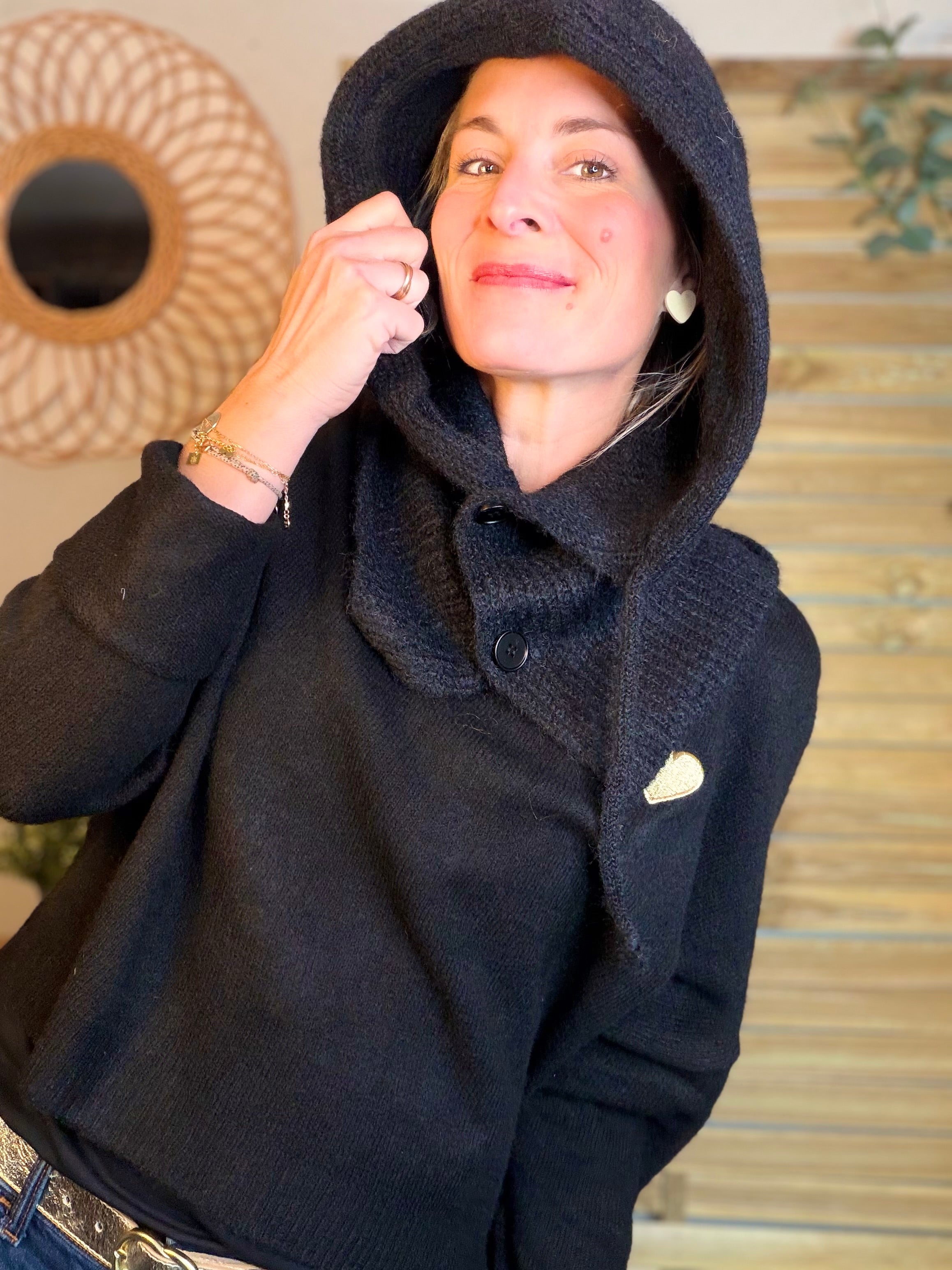 Pull léger en maille cœur doré brodé 💛 MELISSA - Noir
