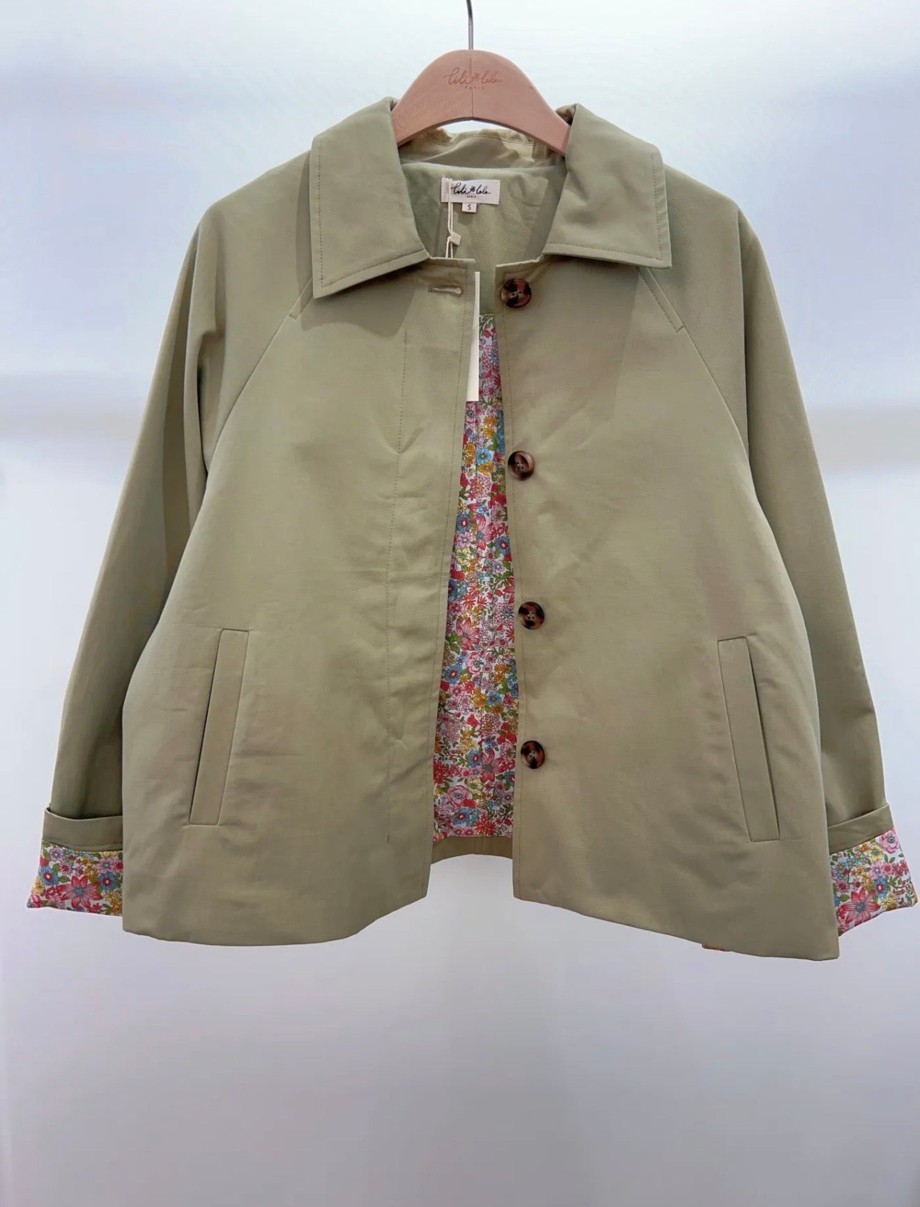 Veste Trench en coton Vert amande avec Liberty - MAHAUT - LILI et LALA