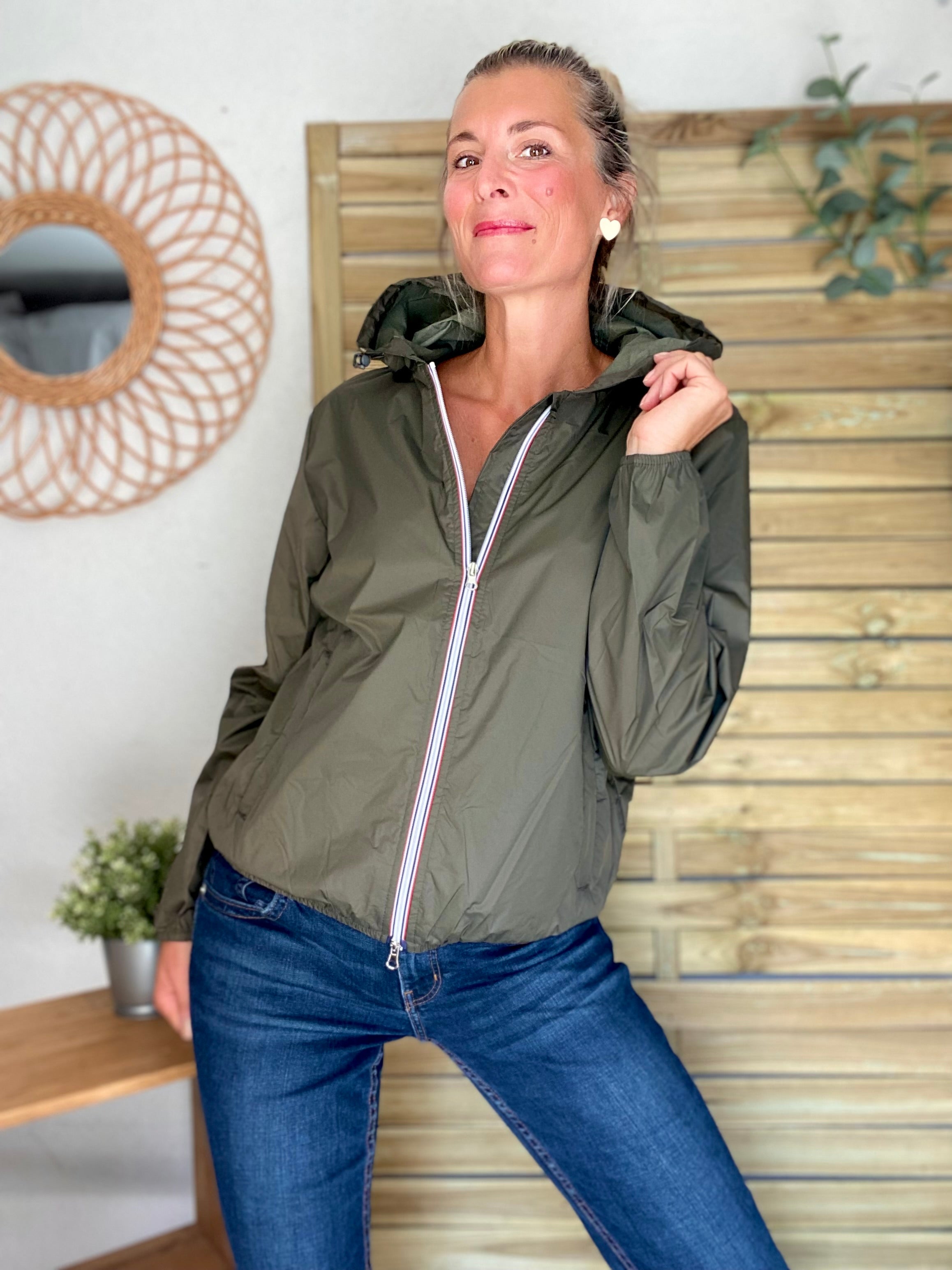 Coupe vent imperméable ANNA COURT Kaki - LAURA JO - DÉSTOCKAGE sur Tailles L et XL