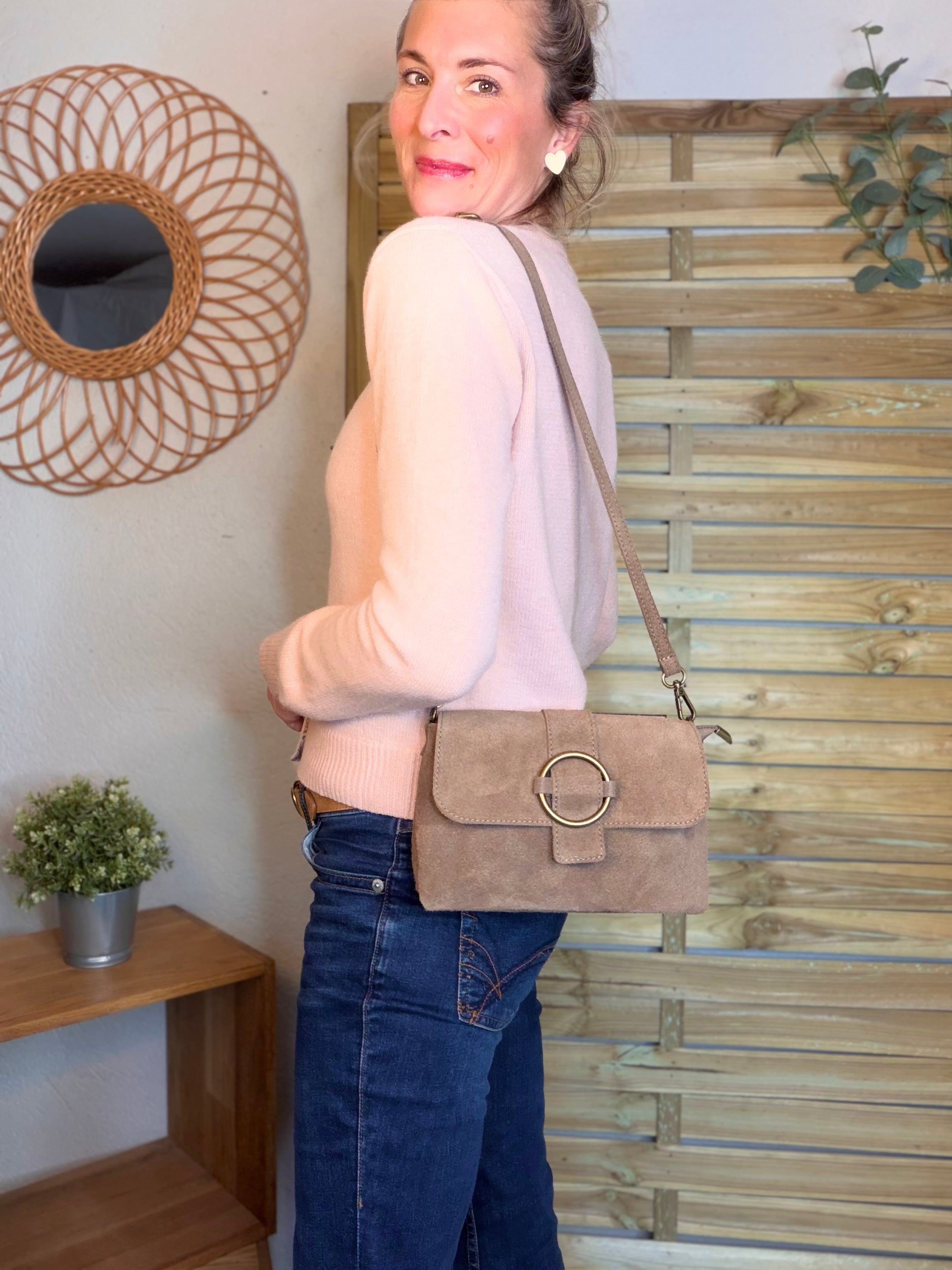 Sac bandoulière en croute de cuir BLAKE - Taupe