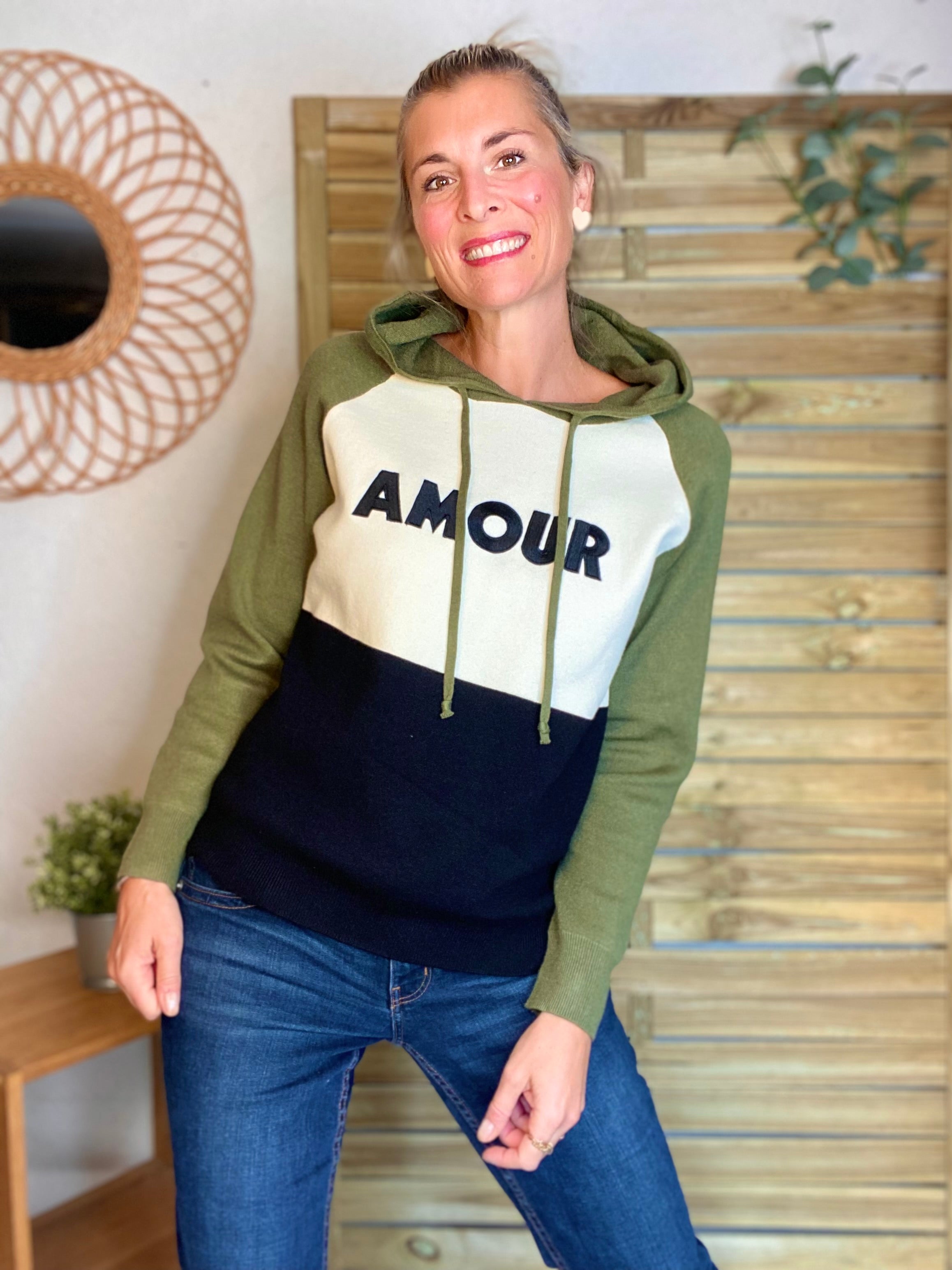 Pull à capuche AMOUR - NORA