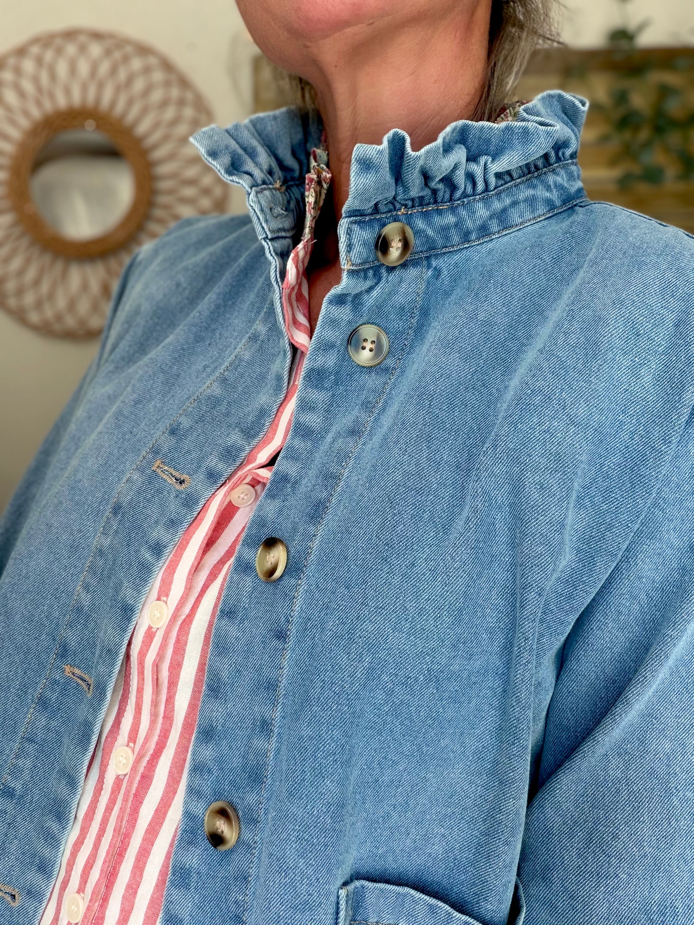 Veste courte légère col volanté JUNON Jean clair