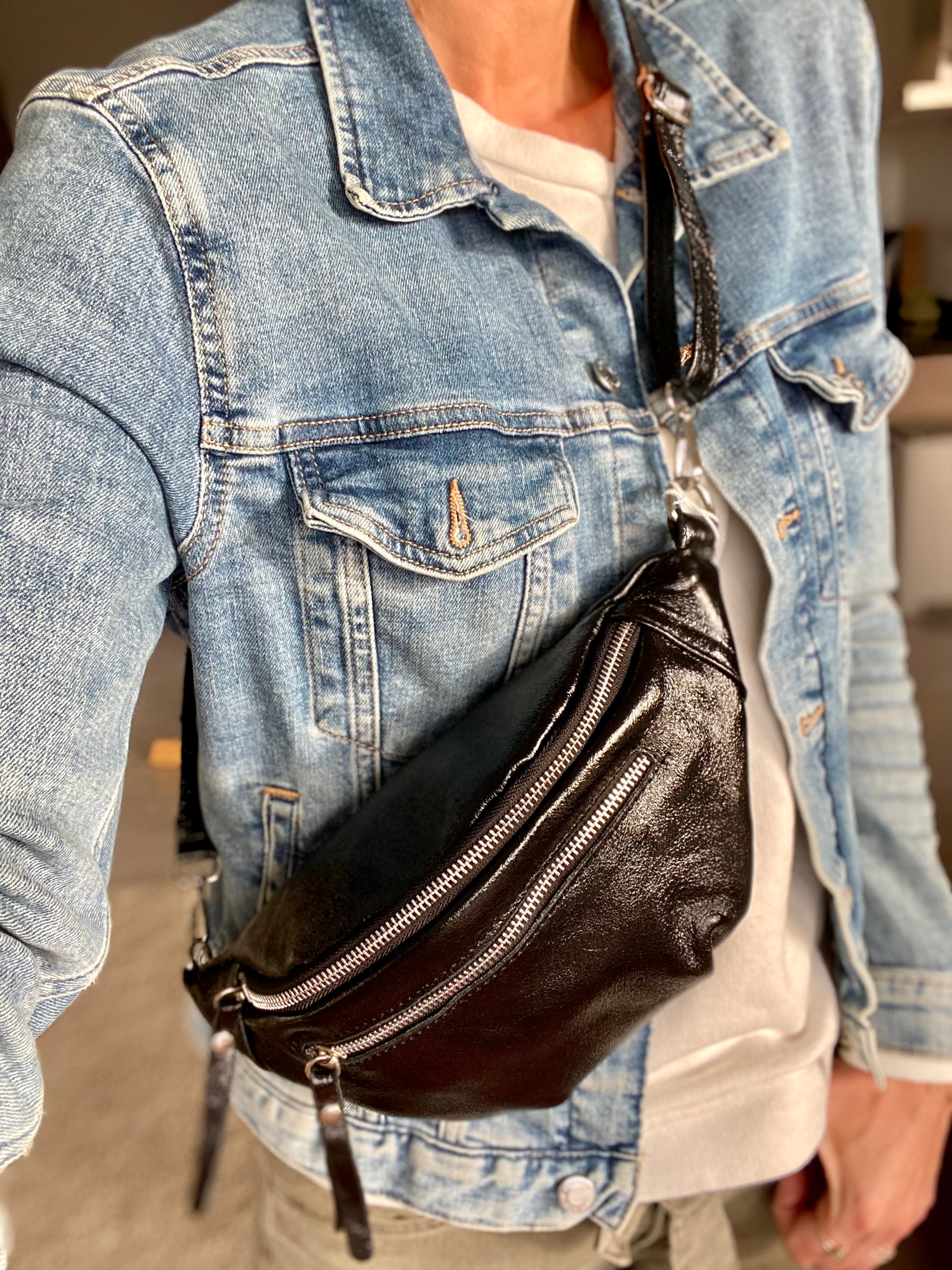 Sac banane en cuir irisé double poche - OPALE - noir