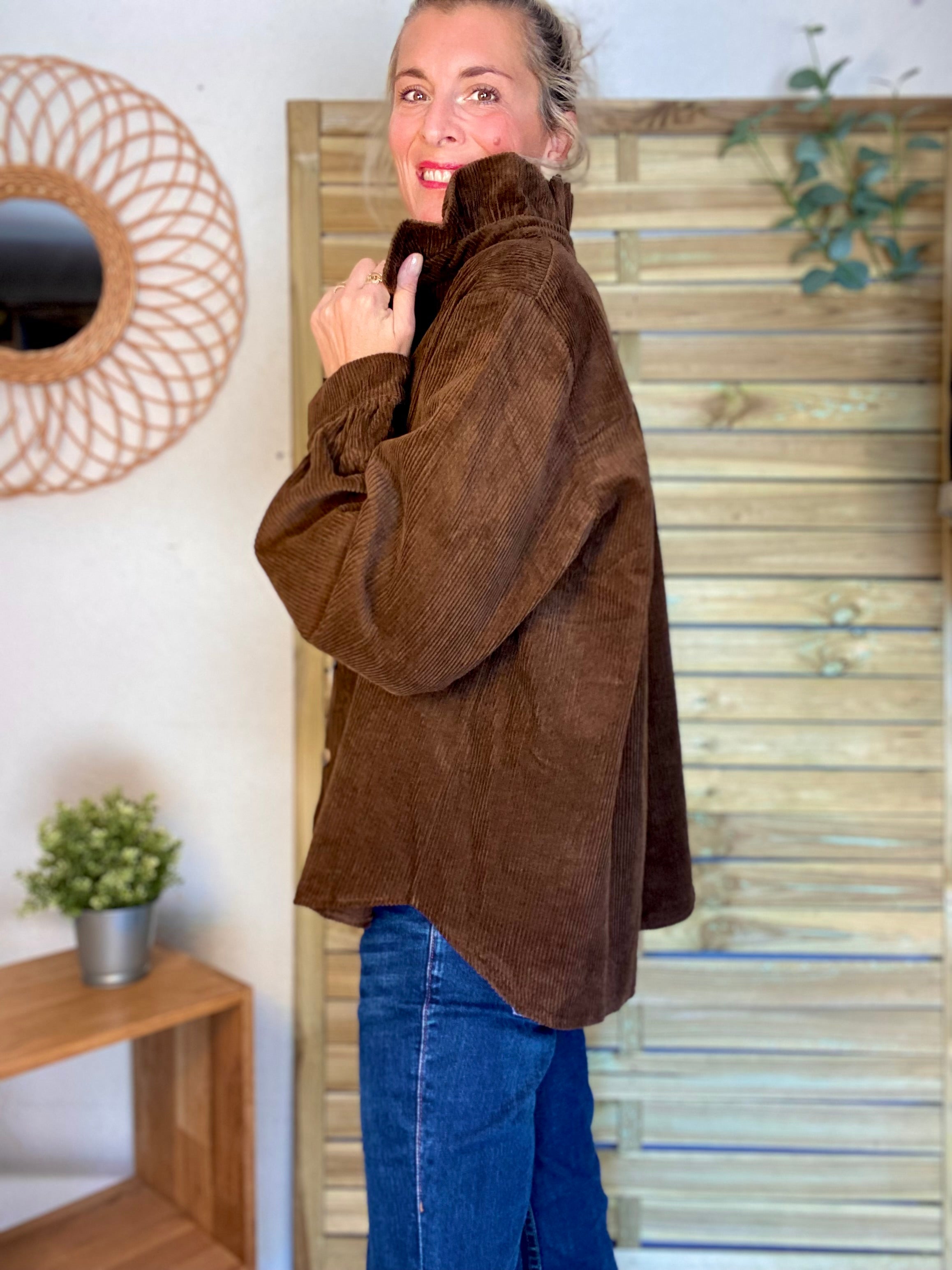 Veste / Chemise en coton, col victorien volanté YVONNE - Velours Chocolat