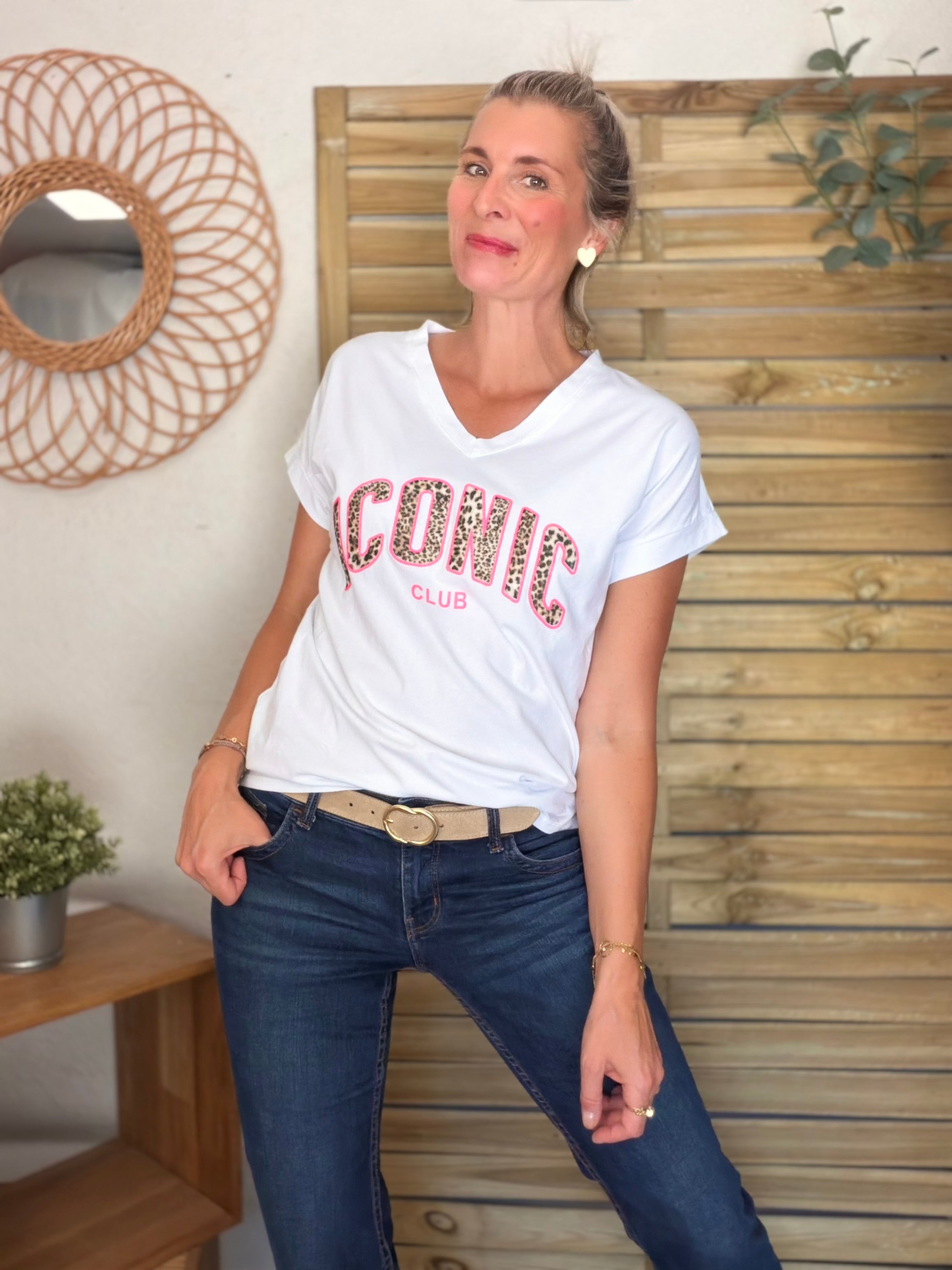 Tee shirt col V ICONIC club Léo NORMA Blanc