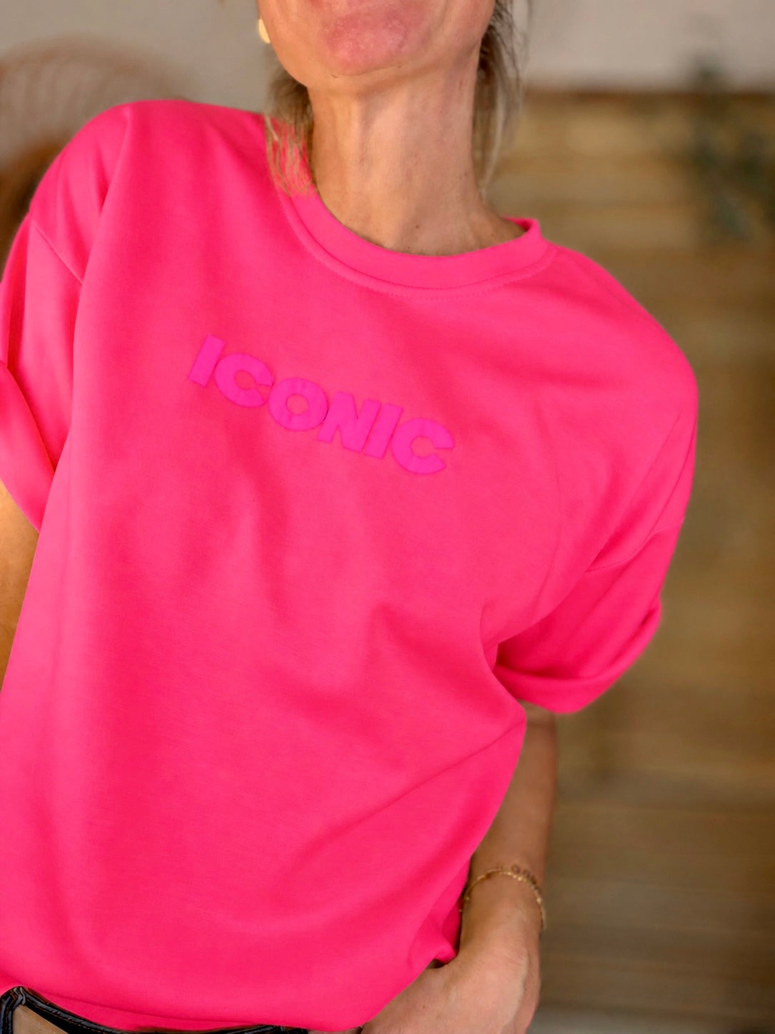 IMPERFECTION - Tee shirt ICONIC matière sweat - THÉA Rose fluo