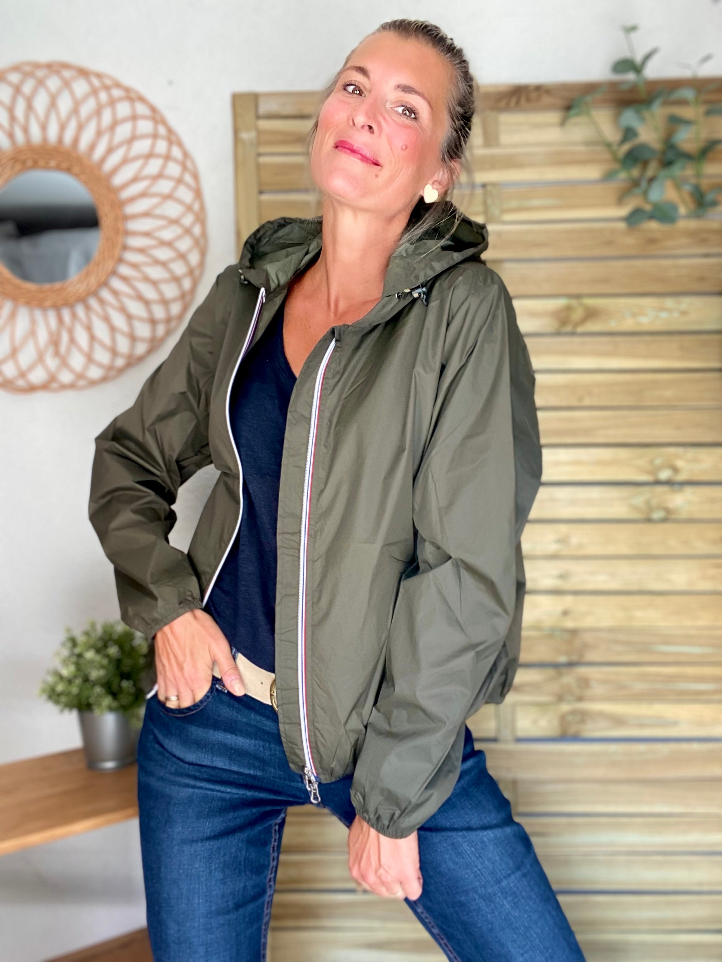 Coupe vent imperméable ANNA COURT Kaki - LAURA JO - DÉSTOCKAGE sur Tailles L et XL