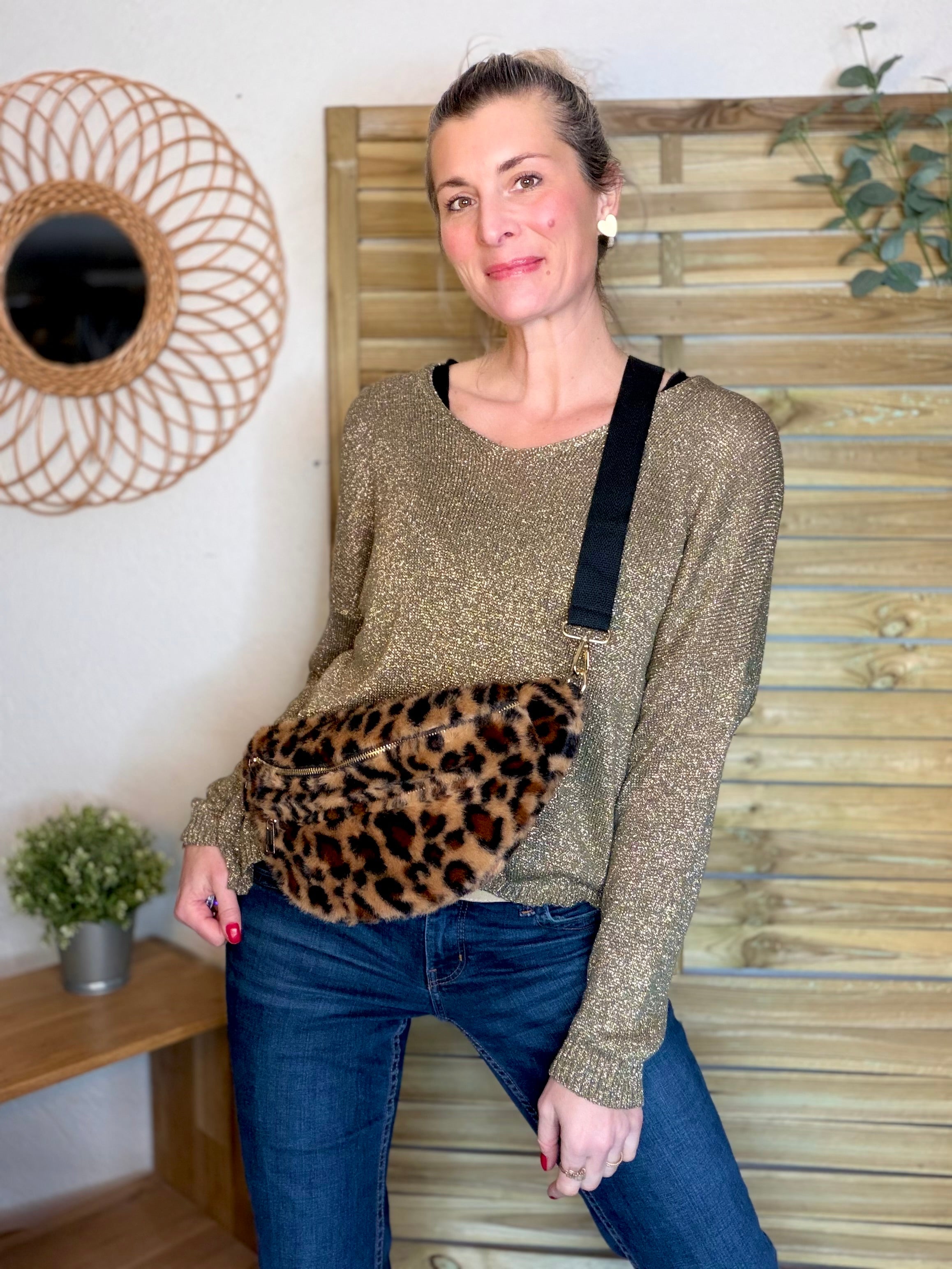 Sac banane L avec poche zippée avant, fourrure Léo Camel - STACEY 🐆