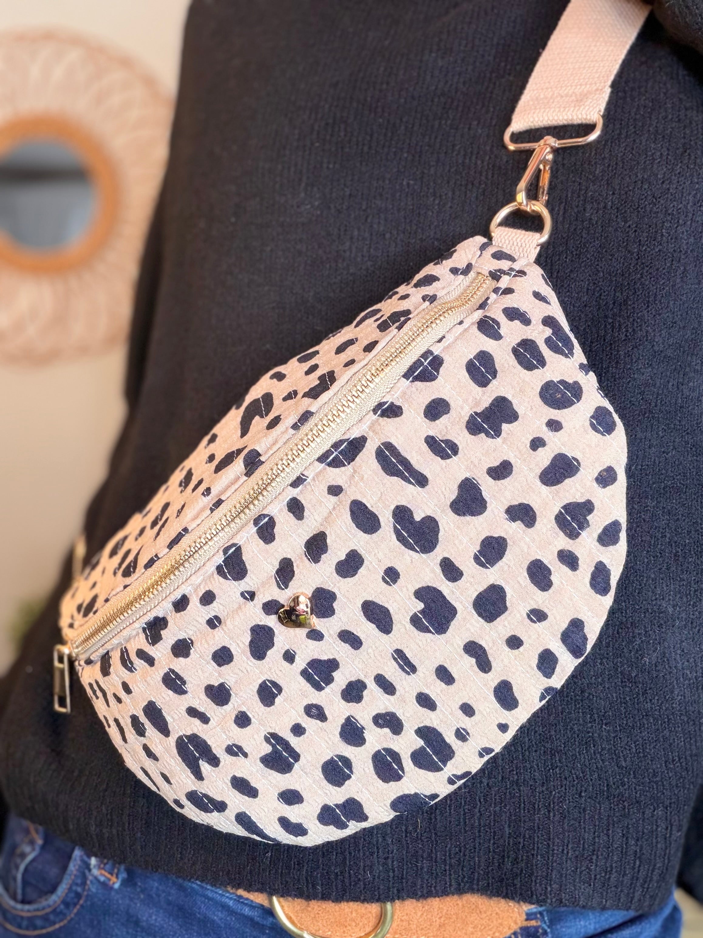 Sac banane L matelassé cœur doré 💛 JOSIE - Tacheté taupe