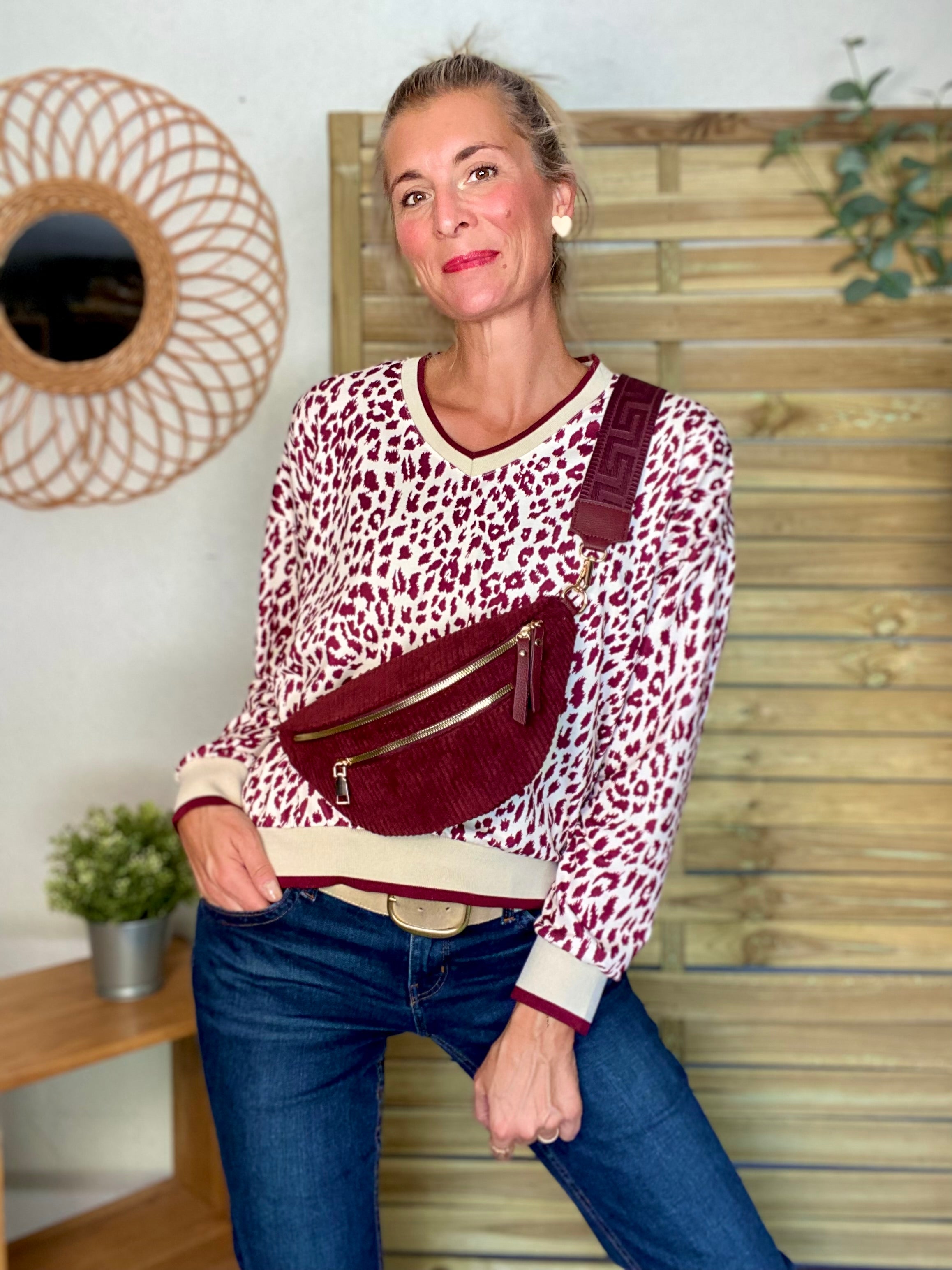 RETOUR EN STOCK DÉBUT OCTOBRE - Sweat imprimé Léo 🐆 AMANDINE - Bordeaux