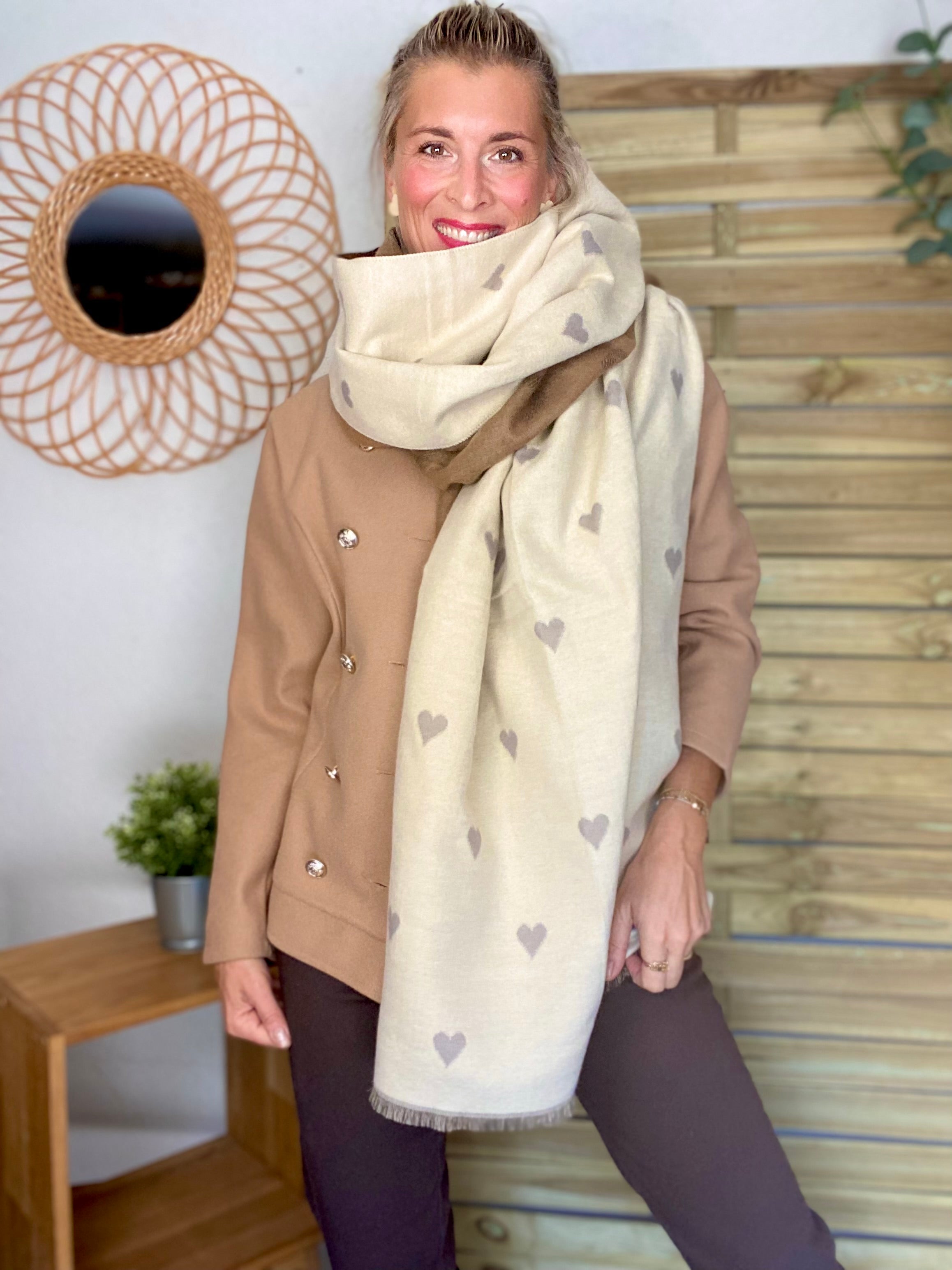 Écharpe douce gros Coeurs PAULETTE - Beige 🩶