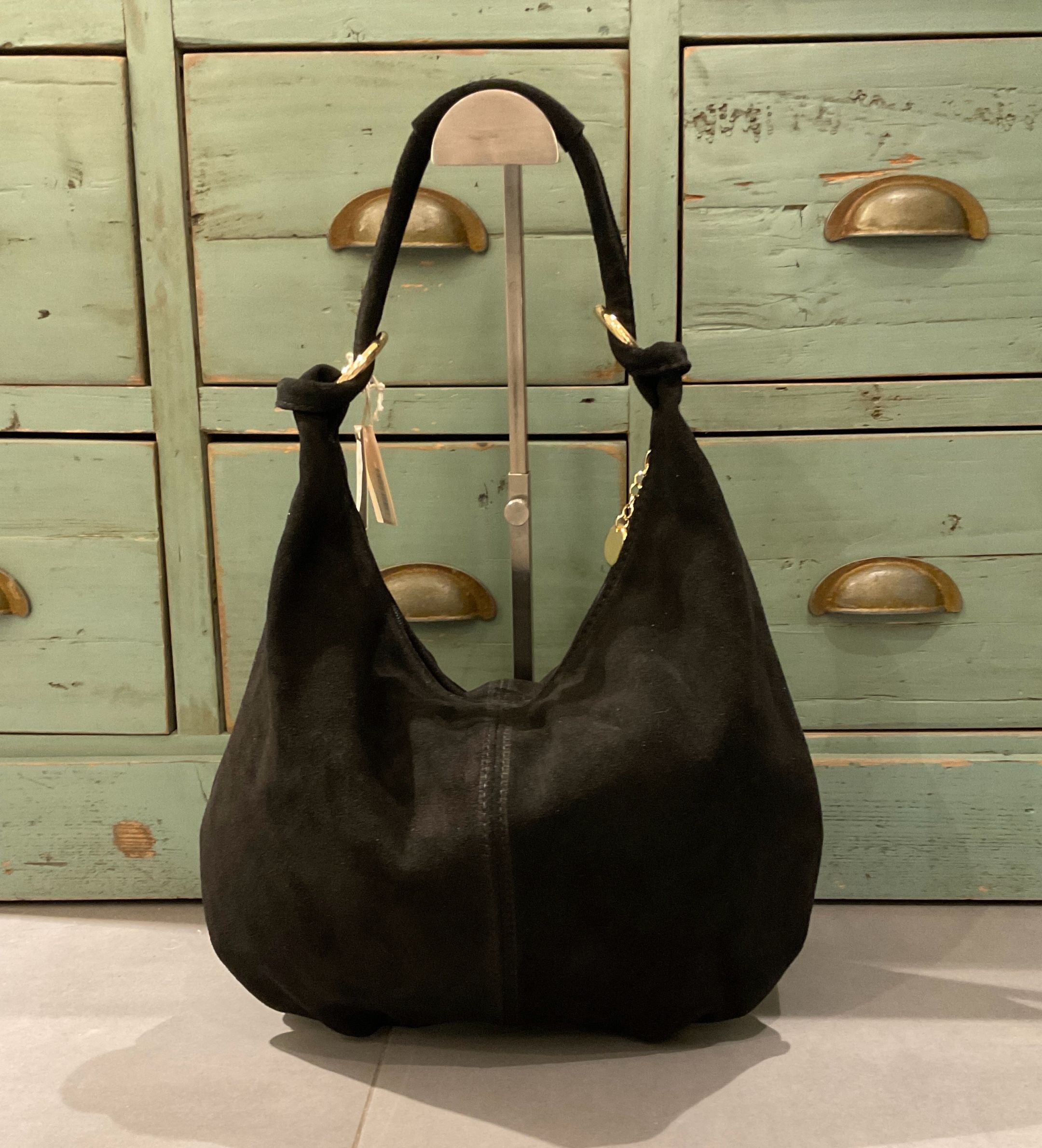 Sac besace hobo en cuir daim souple avec anneaux WILLIAM - Noir