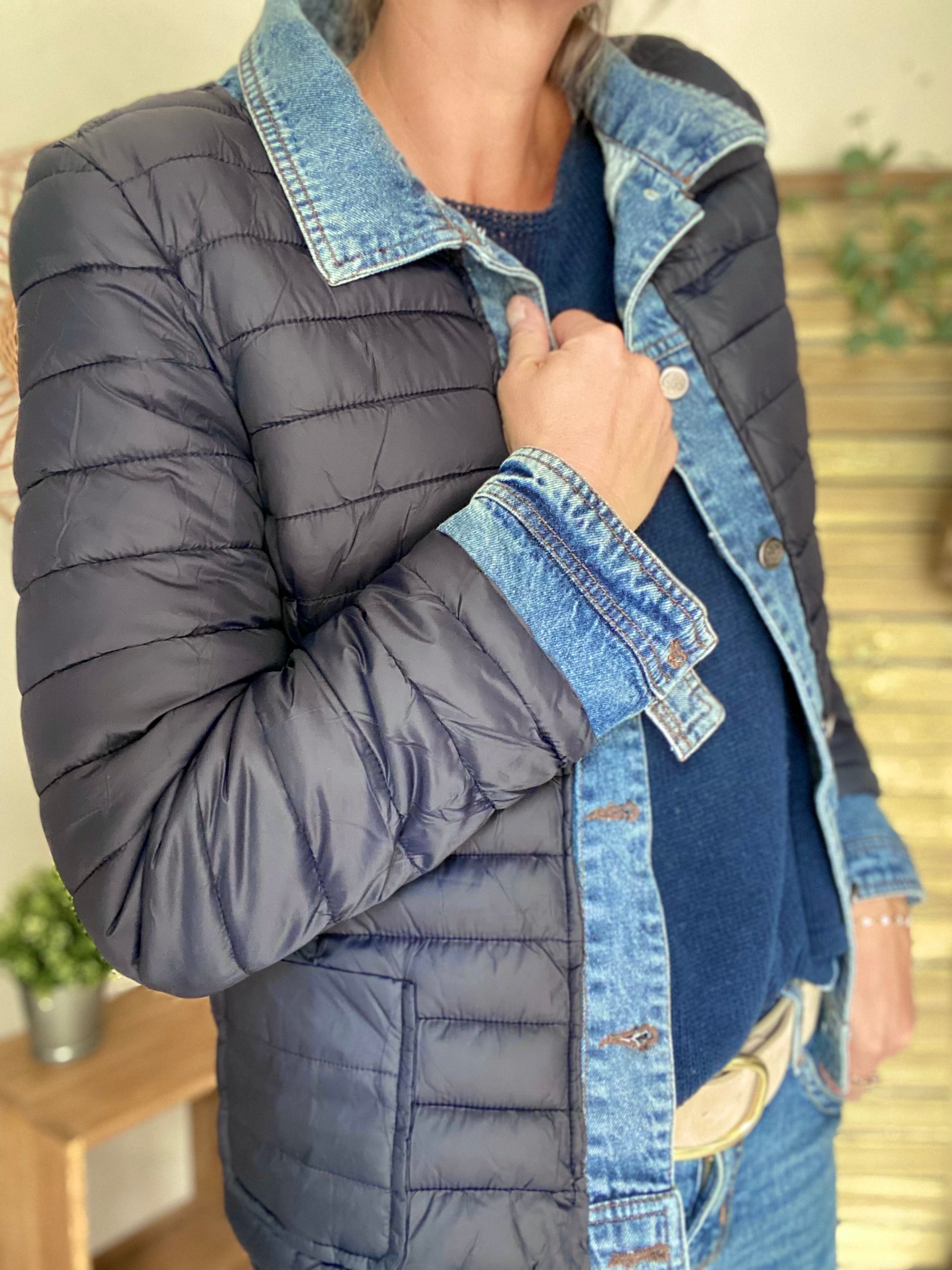 *** PROMO - Tailles 34 (XS), 36 et 52 (6XL) - Veste Jean / Doudoune légère JACKIE - Bleu marine