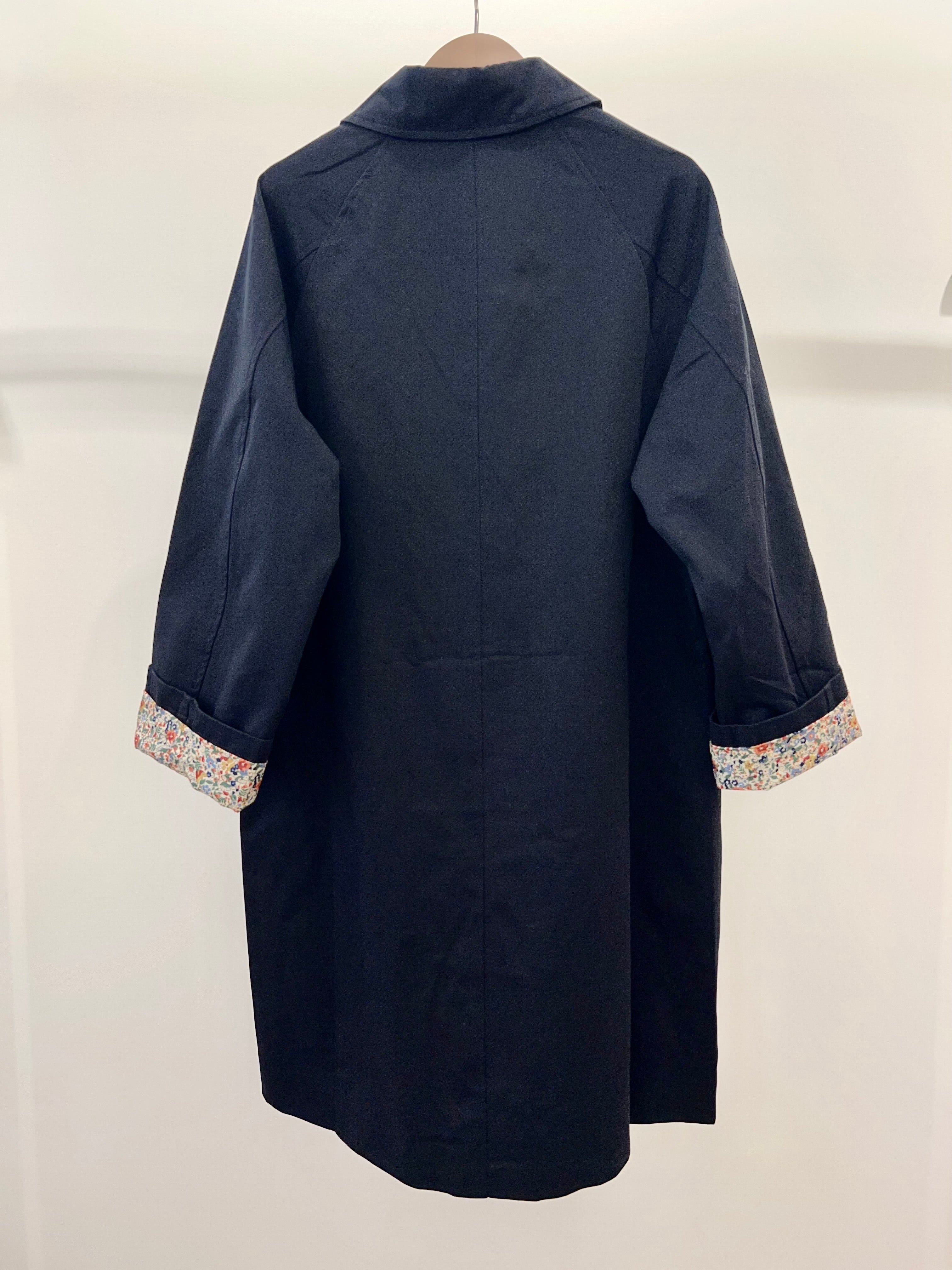 Veste Trench en coton Bleu marine avec Liberty - MAHAUT MI LONG - LILI et LALA