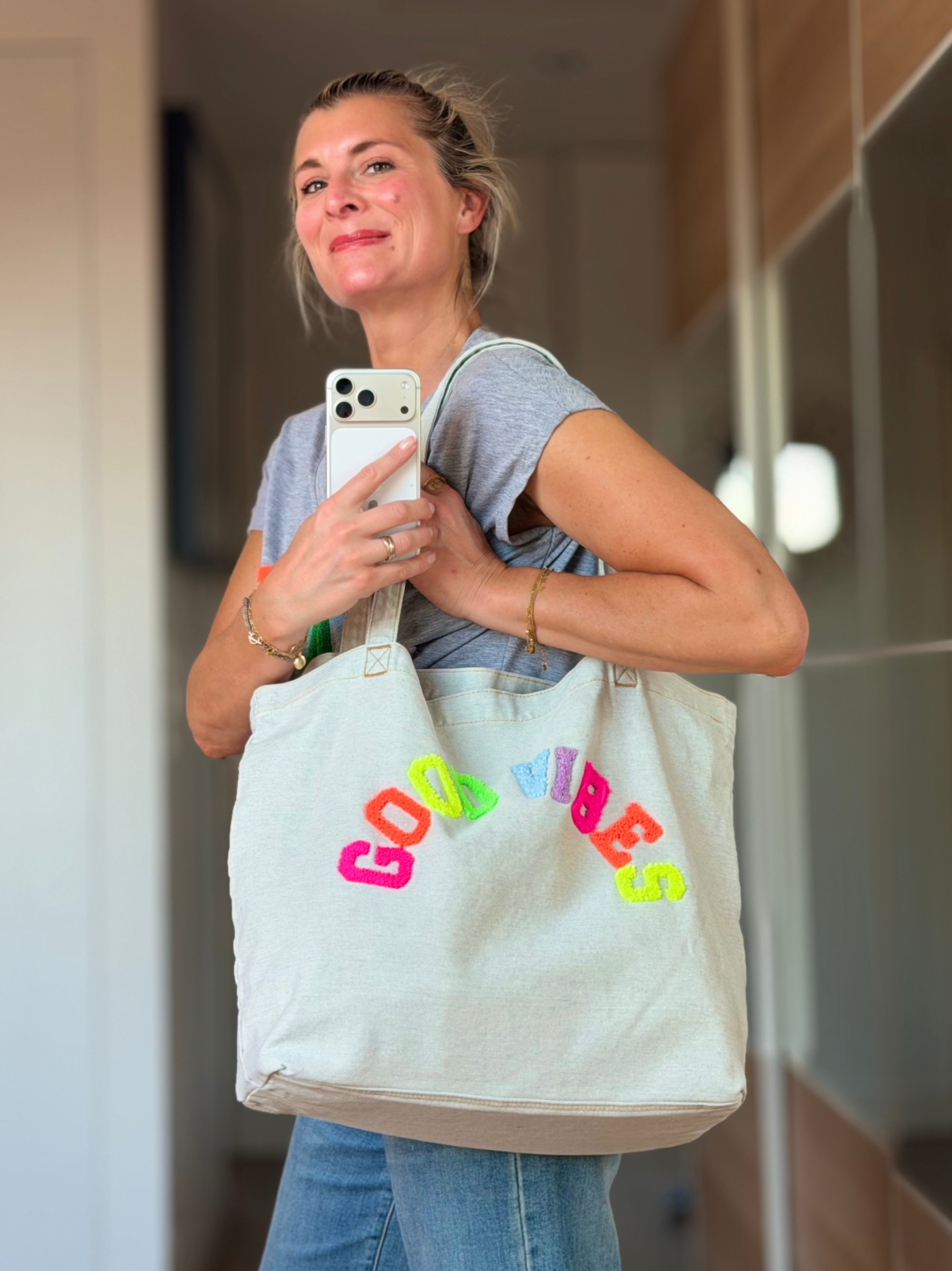 Grand Tote bag GOOD VIBES Jean bleu delavé VANINA