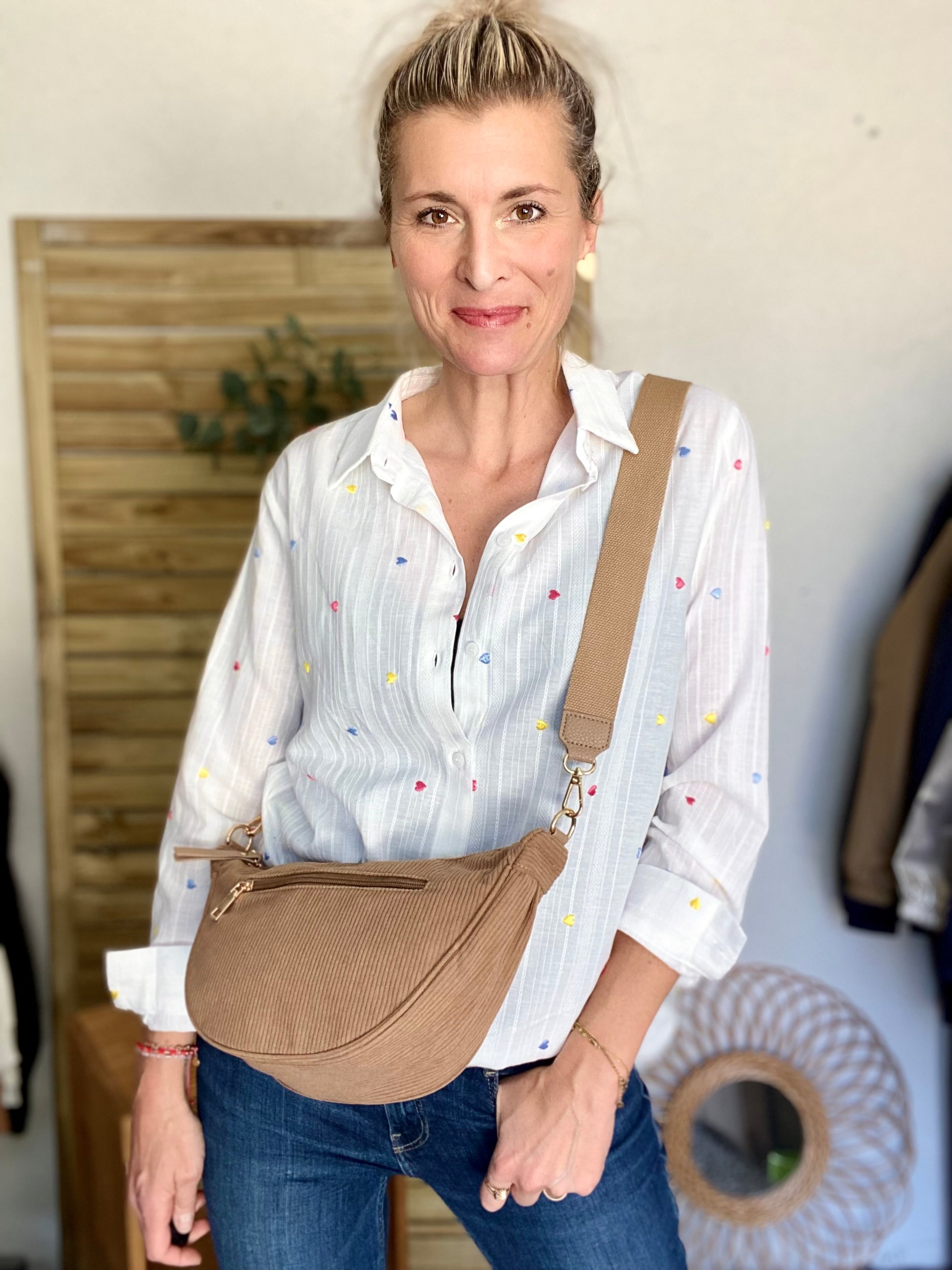 Chemise en coton avec cœurs brodés LÉA - FIN DE SÉRIE