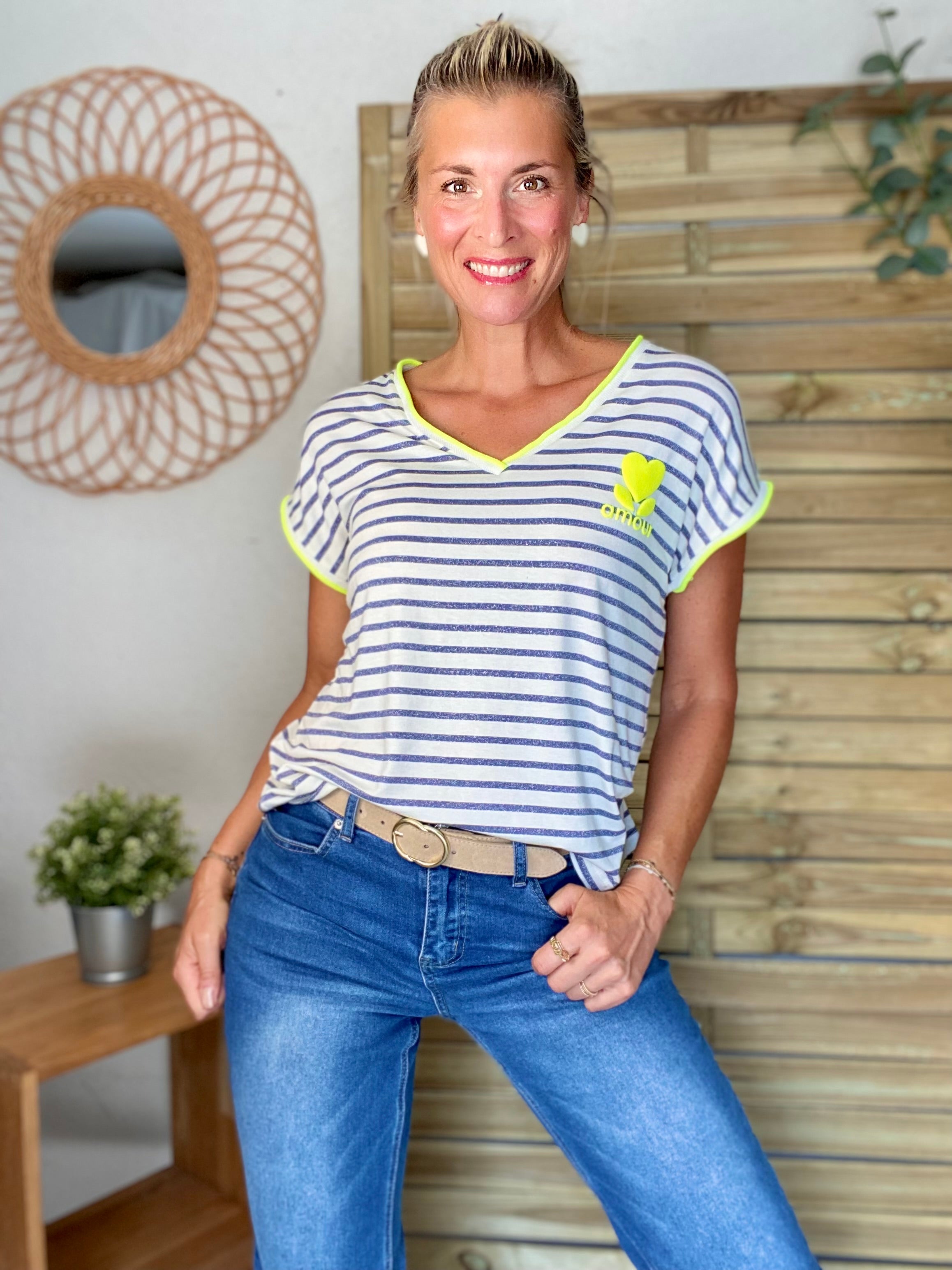 Top rayé col V amour 💛 CLAUDIE - Bleu Jean / Jaune fluo
