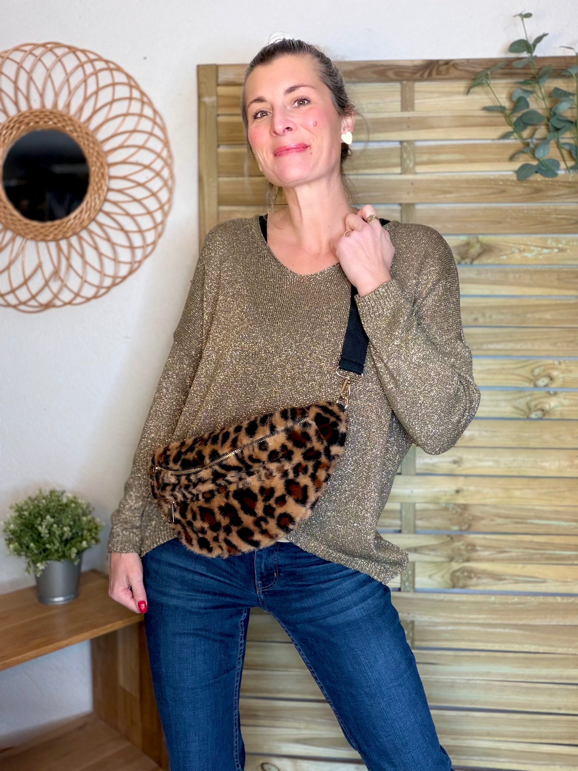 Sac banane L avec poche zippée avant, fourrure Léo Camel - STACEY 🐆