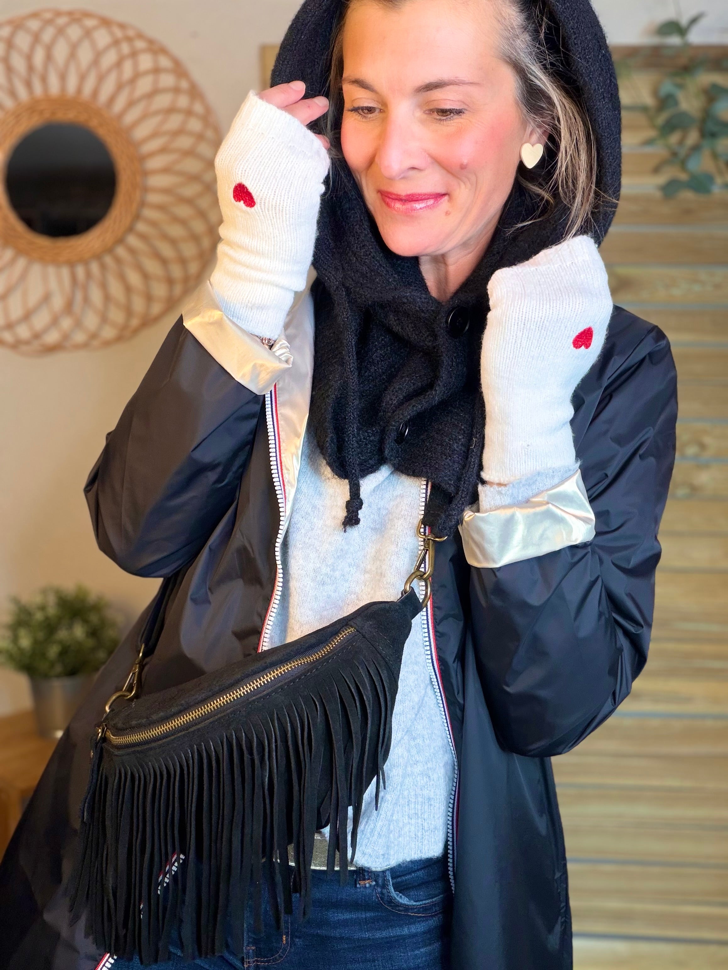 Mitaines CLARISSE avec coeur brodé 
Col cagoule jubylee