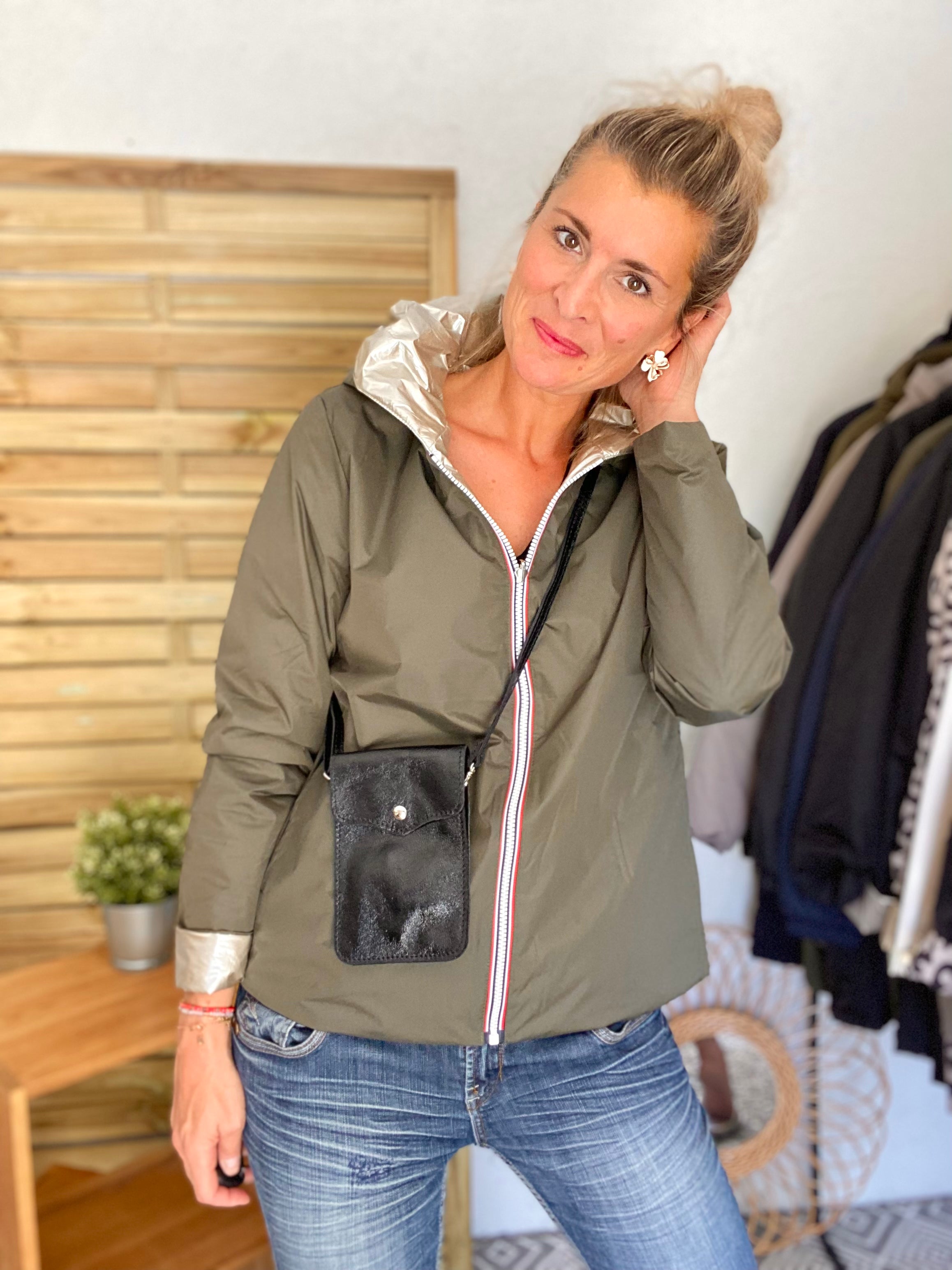 Pochette bandoulière en cuir irisé - FLORE - Noir