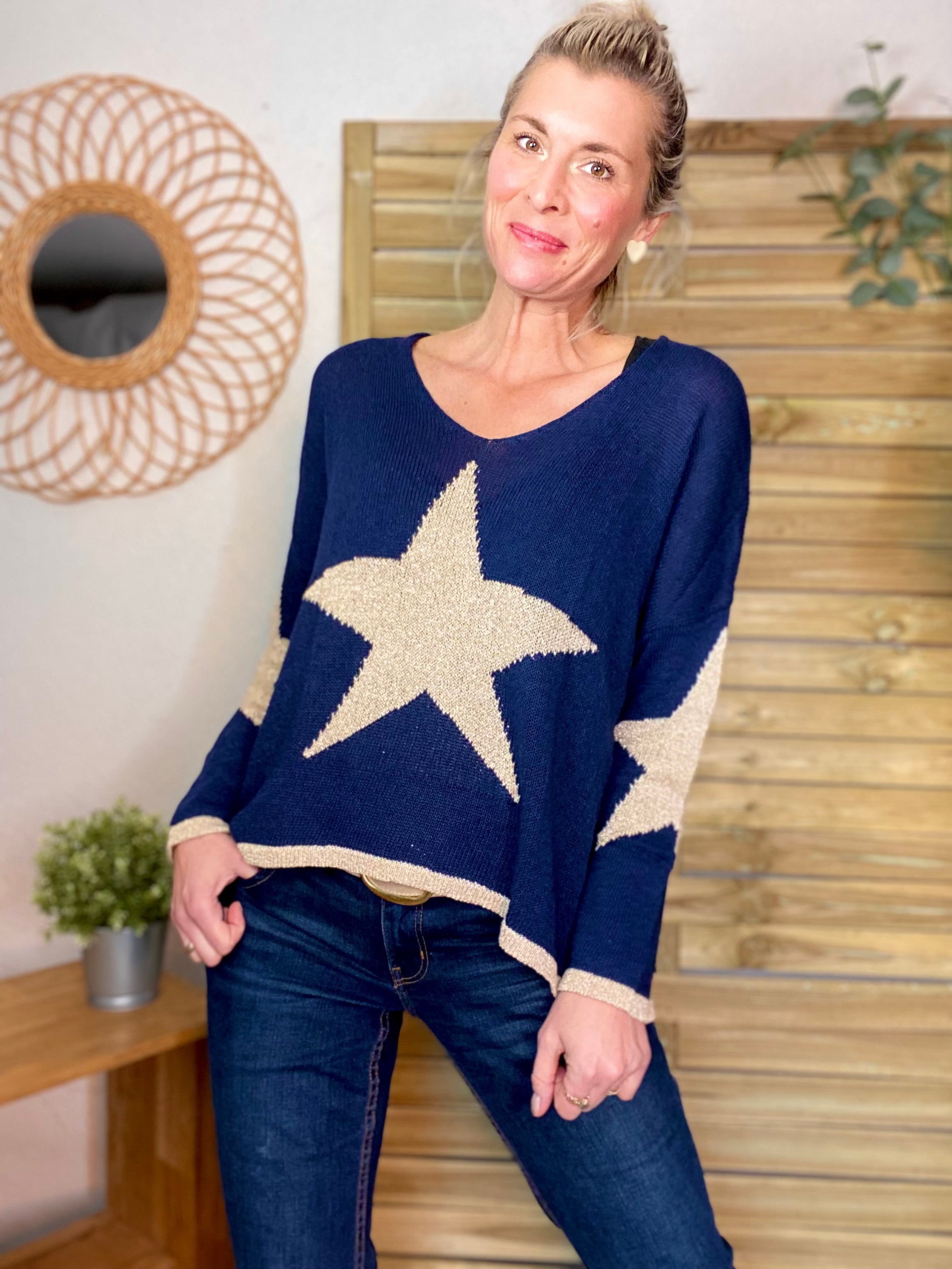 Pull Oversize col V étoiles doré ALMA - Bleu marine