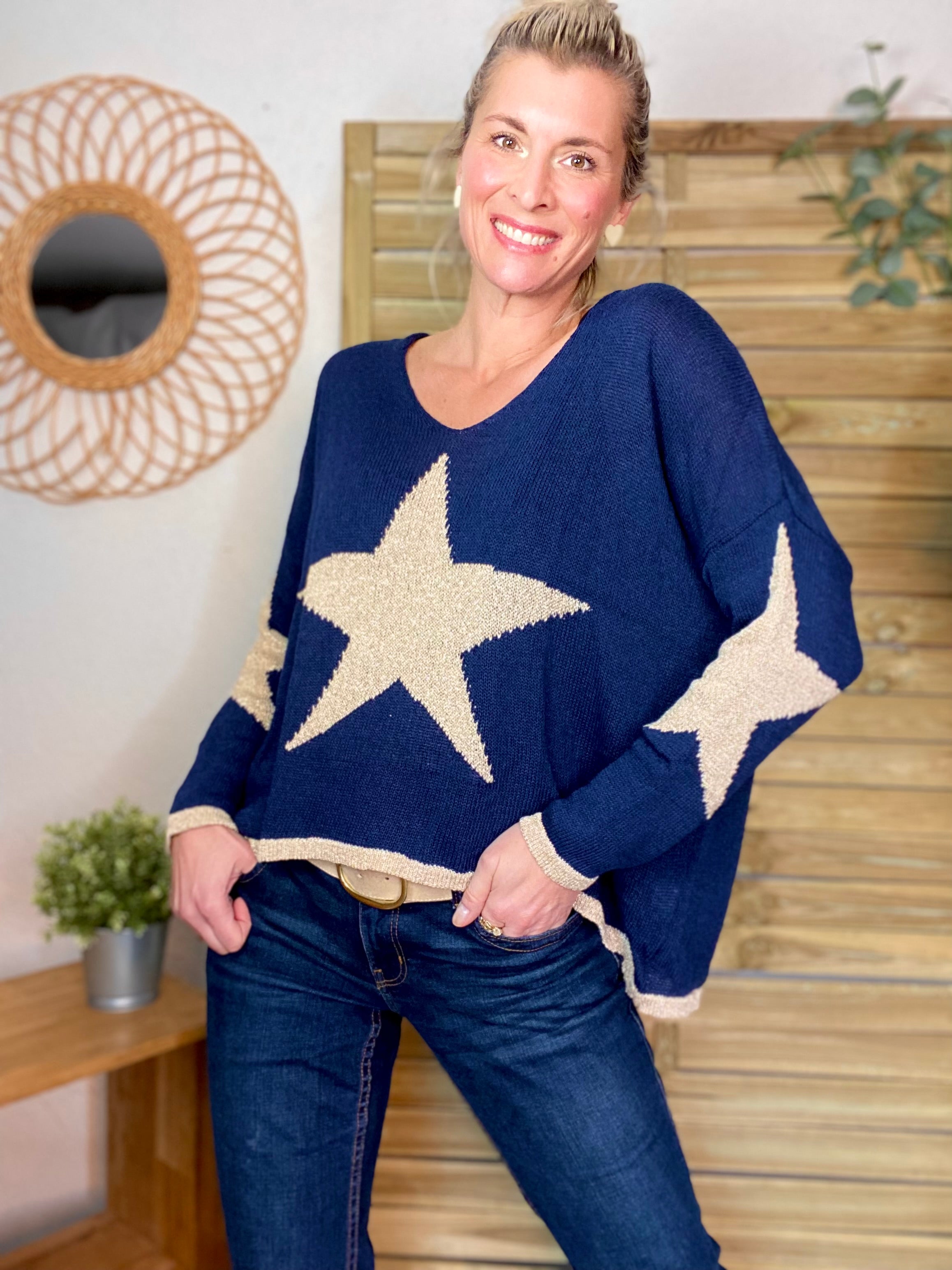 Pull Oversize col V étoiles doré ALMA - Bleu marine