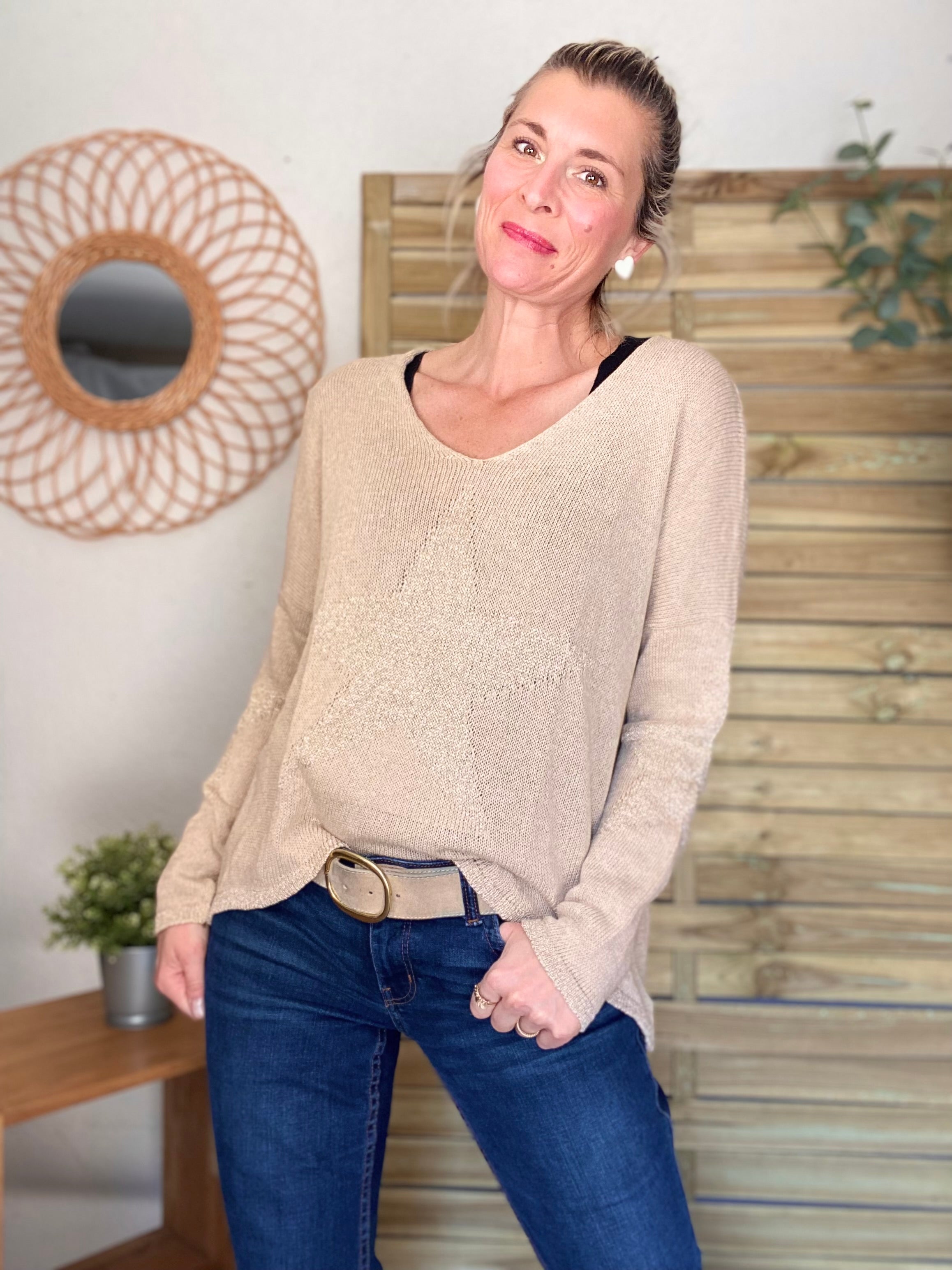 Pull Oversize col V étoiles dorées ALMA - Beige