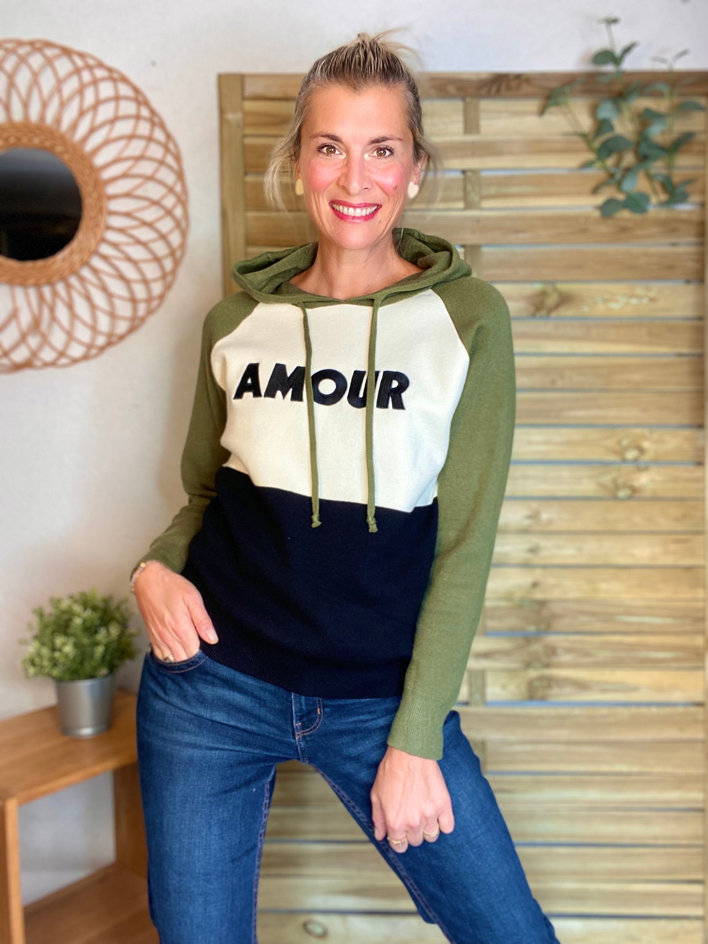 Pull à capuche AMOUR - NORA