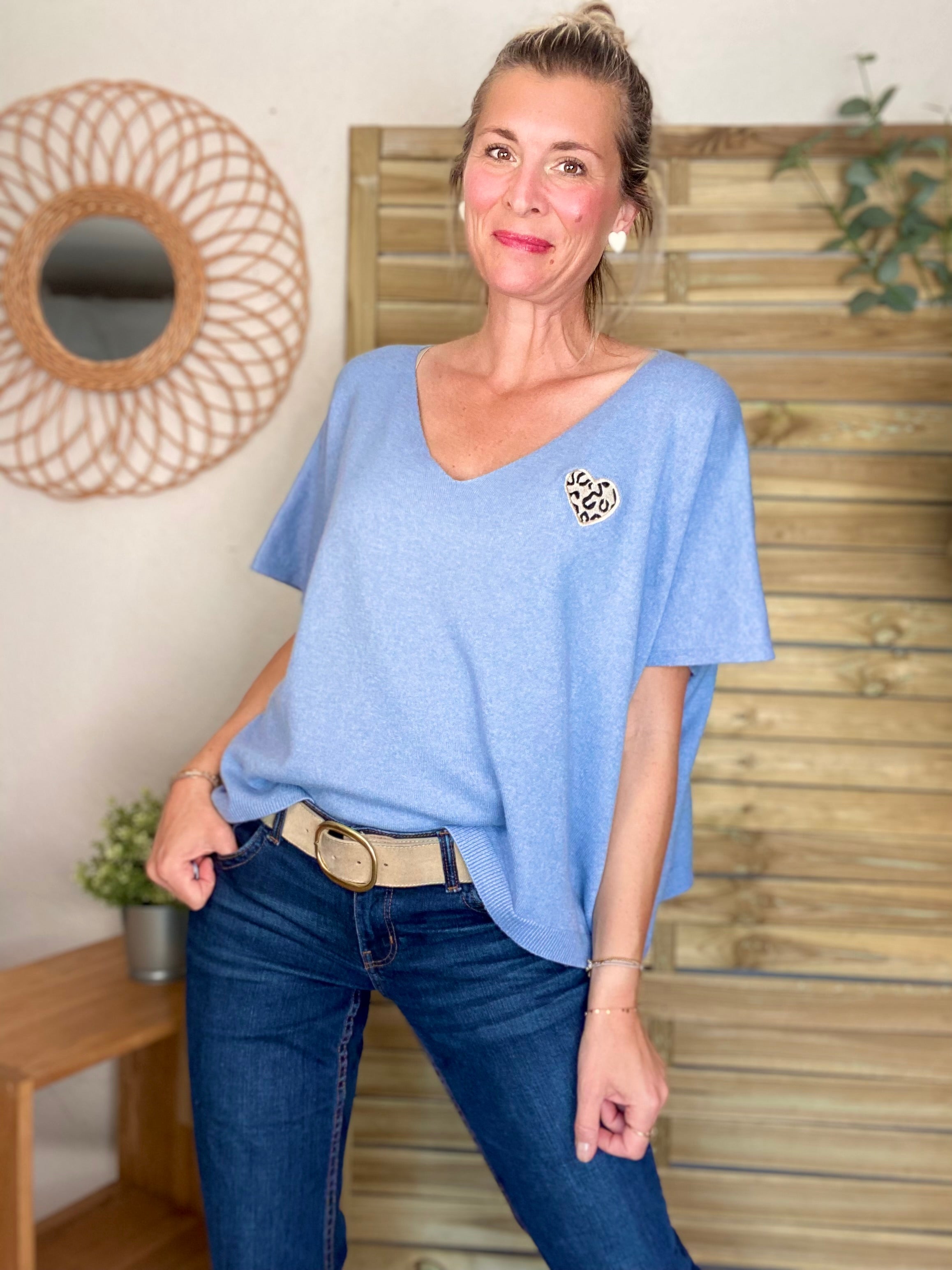 Pull oversize manches courtes col V Coeur léo IRINA - Bleu Jean