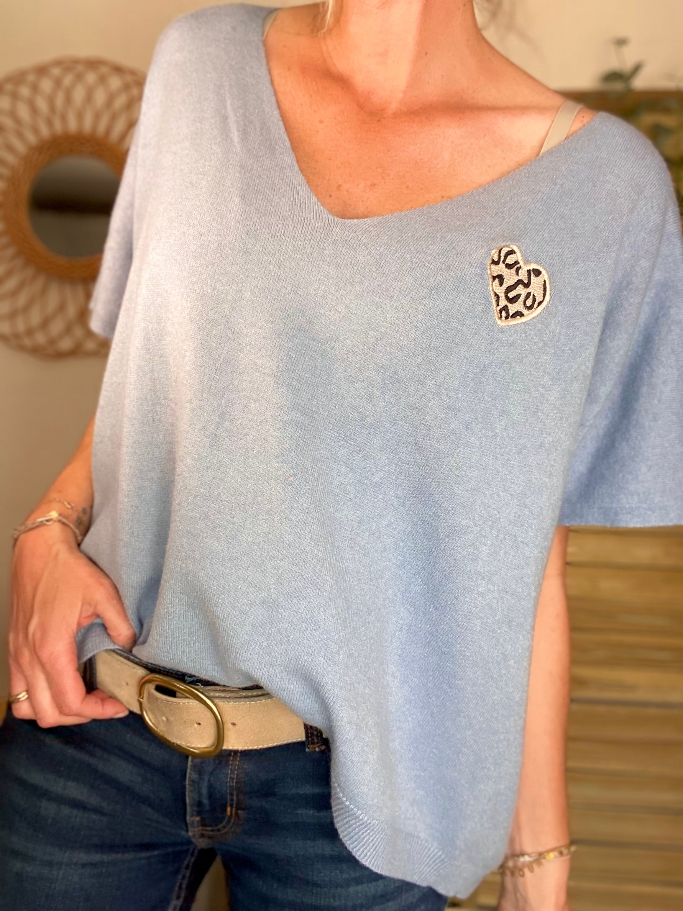 Pull oversize manches courtes col V Coeur léo IRINA - Bleu Jean