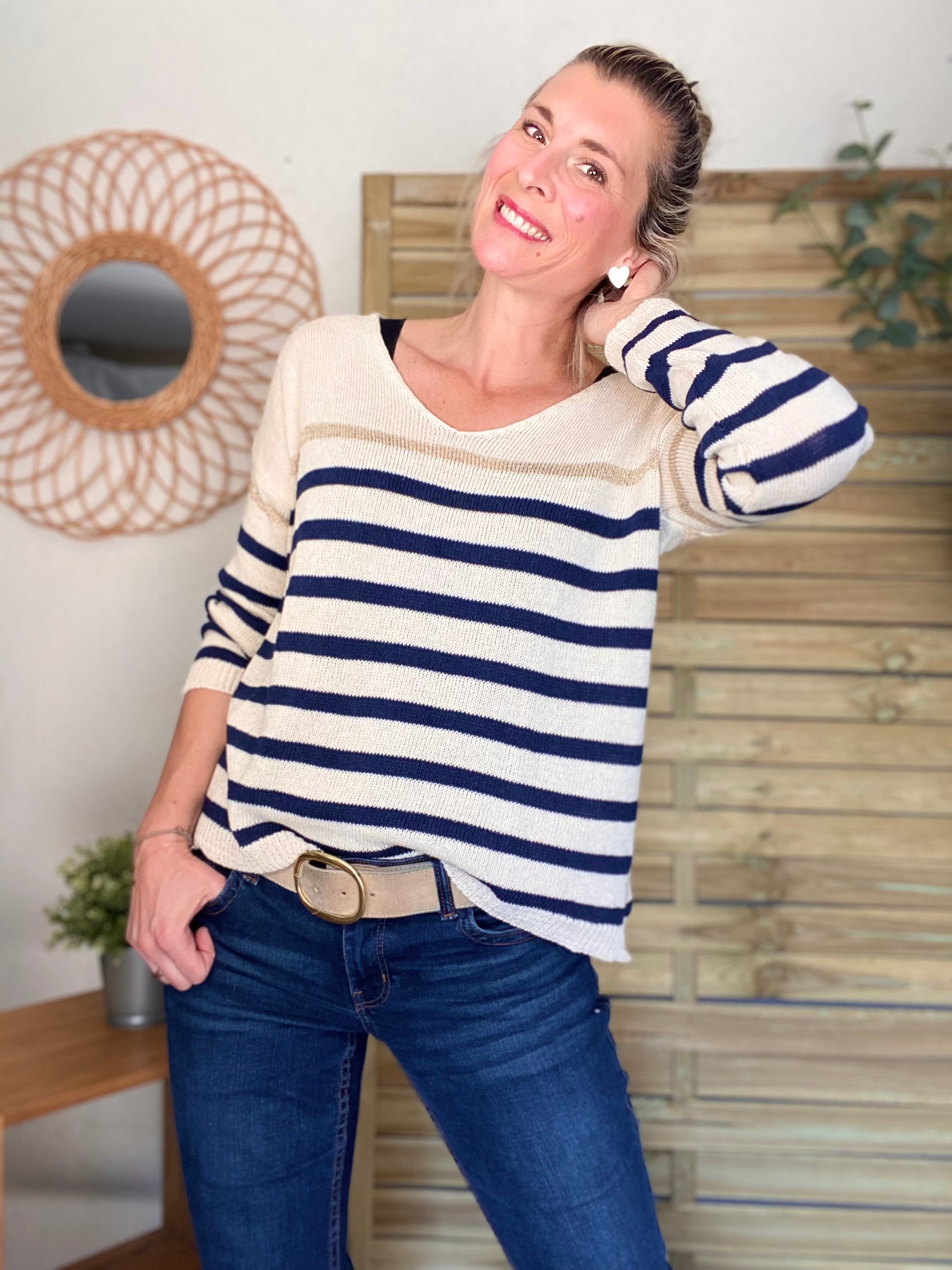 Pull rayé col V LOUANE bleu marine et doré
