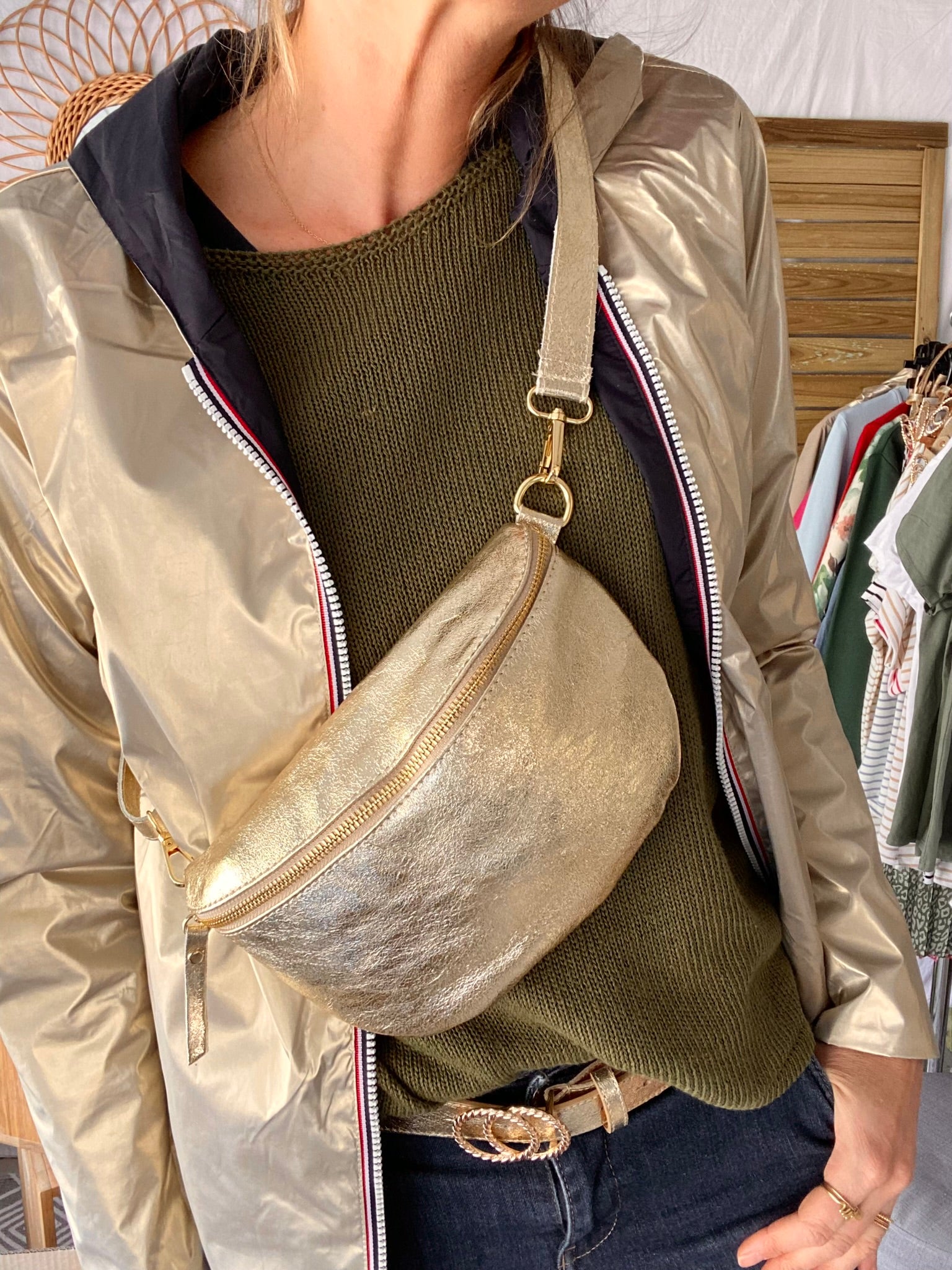 Sac banane M en cuir irisé 24cm ROMY Doré