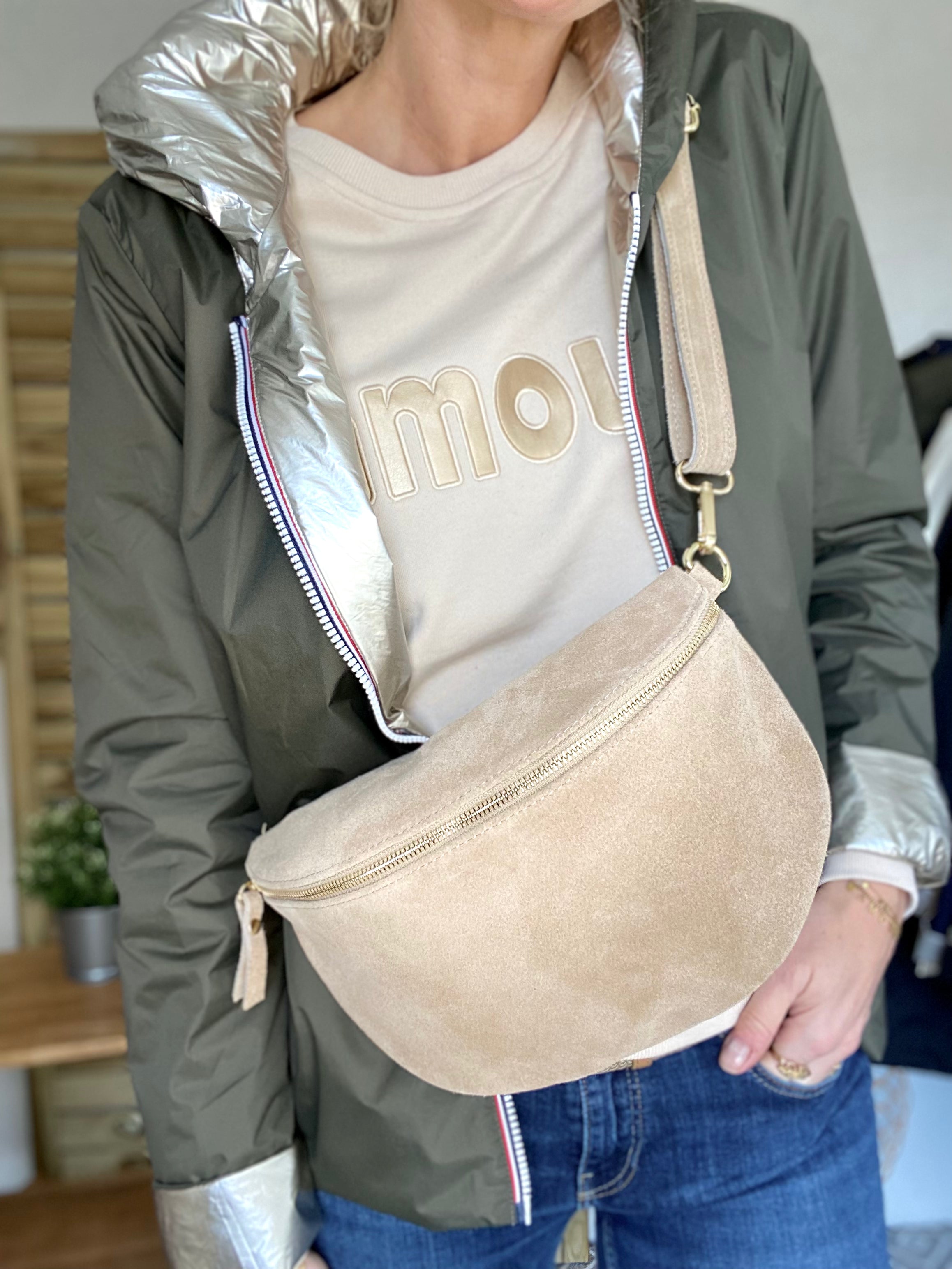 Sac banane XL en cuir velours 30cm JUDY - Beige