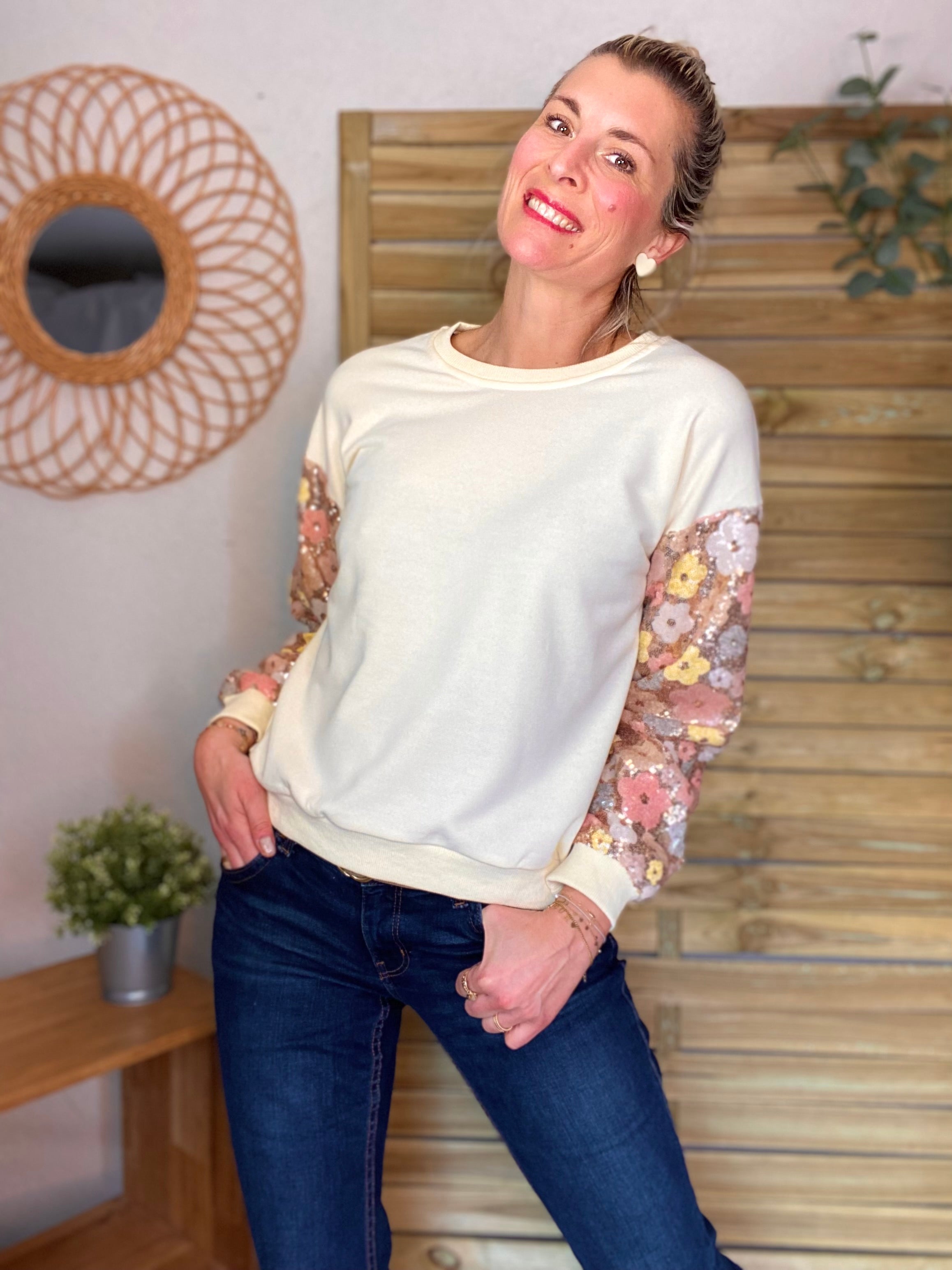 Sweat avec manches à sequins motif fleurs ANDRÉE - Écru